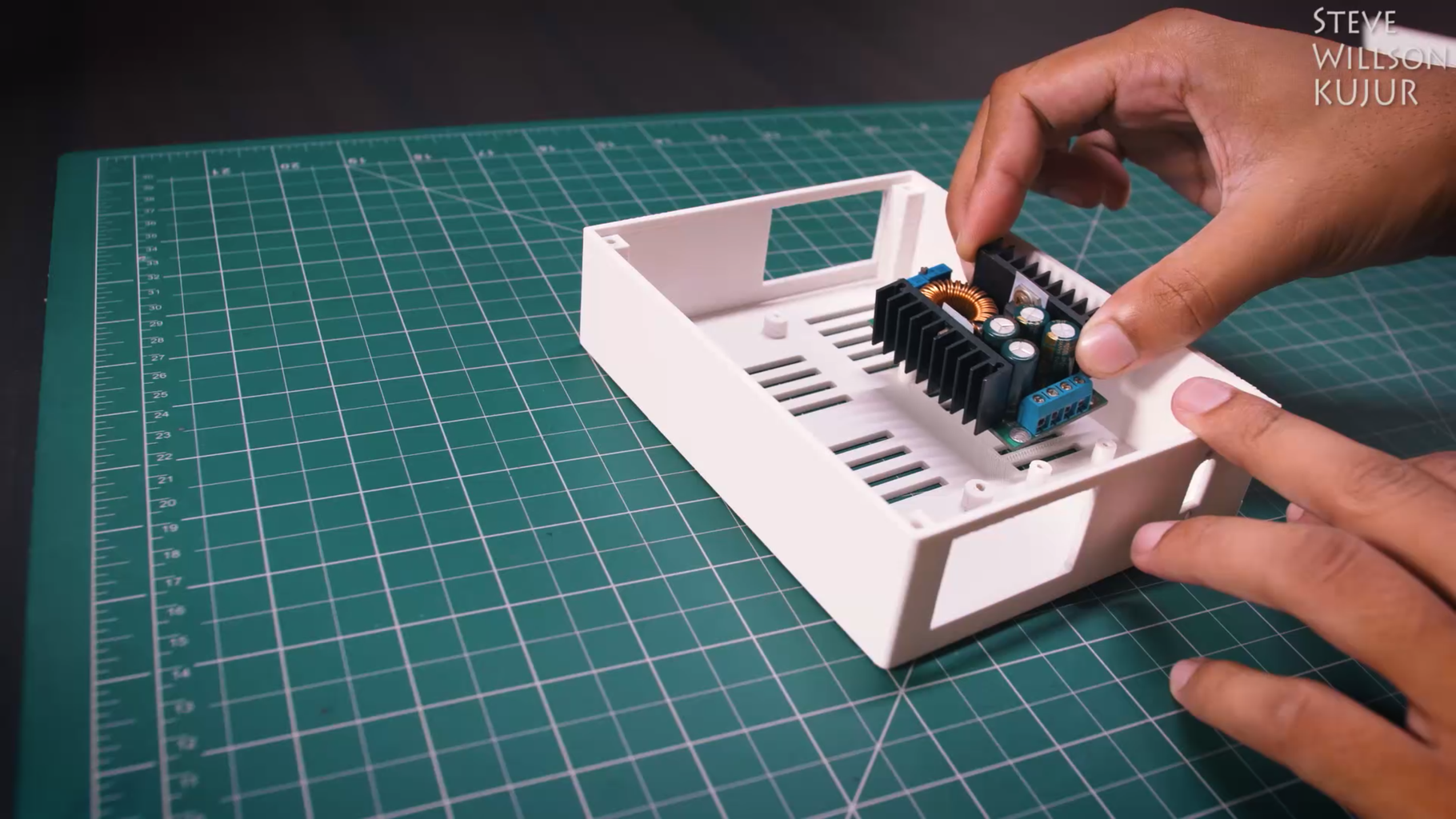 DIY Lithium Battery Charger : 15 Steps Circuit Diagram