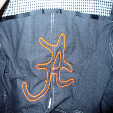 EL Wire Lighting Up to Sound