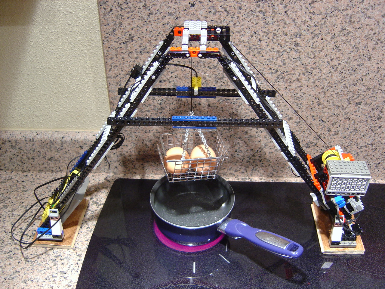 Egglift: an automatic LEGO egg cooker