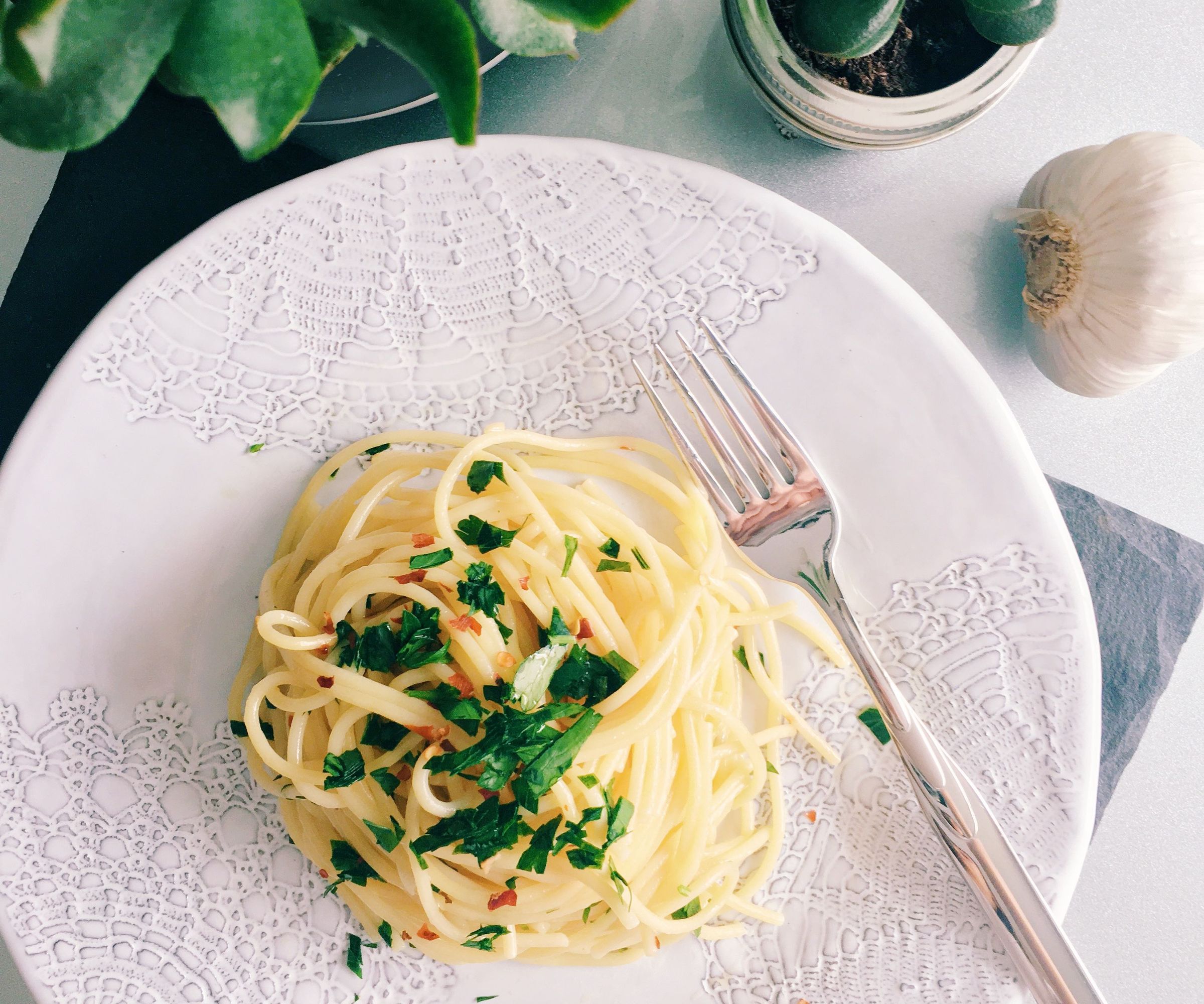 RECIPE | SPAGHETTI AGLIO E OLIO
