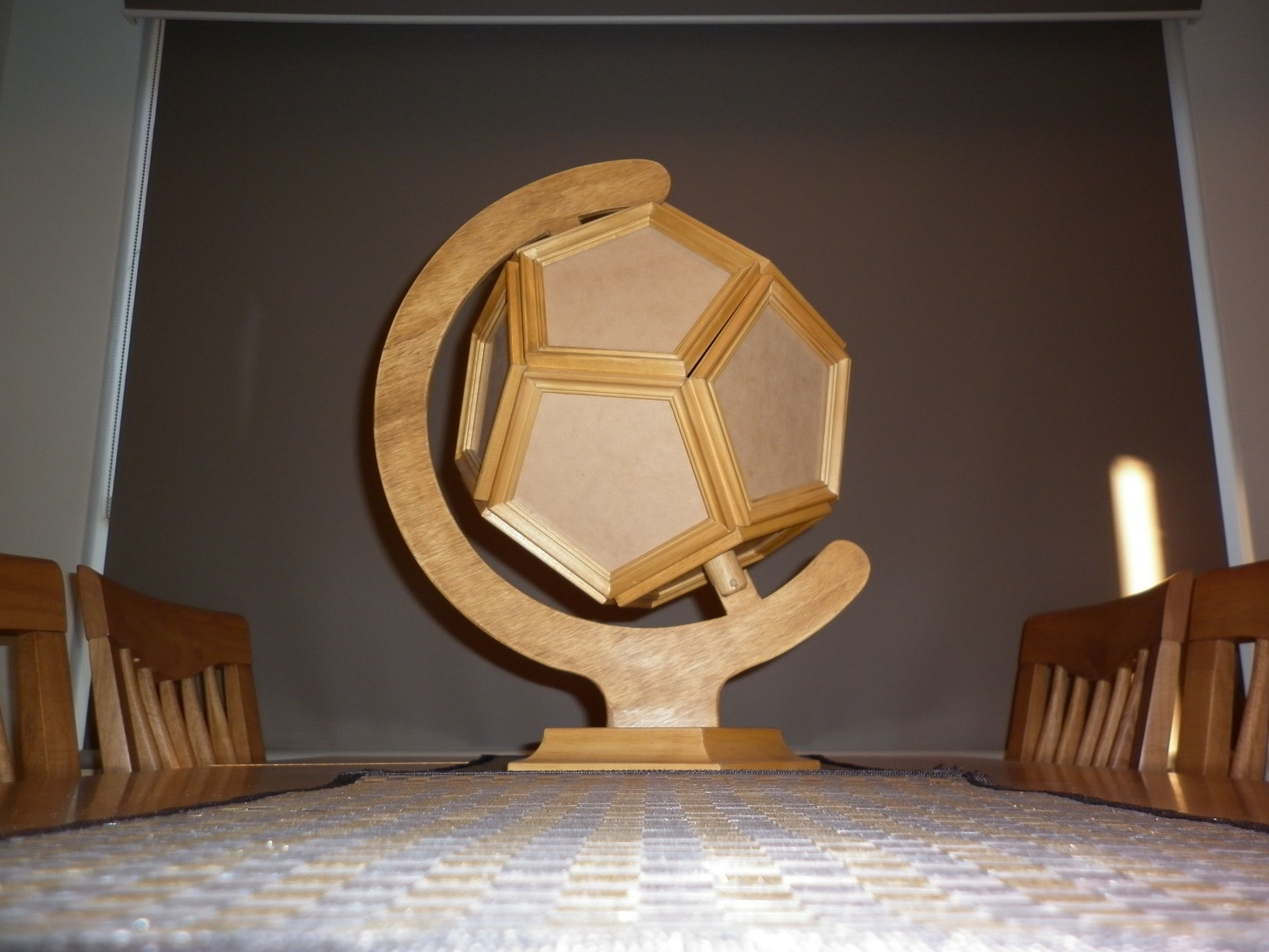Dodecahedron Pictureframe Stand