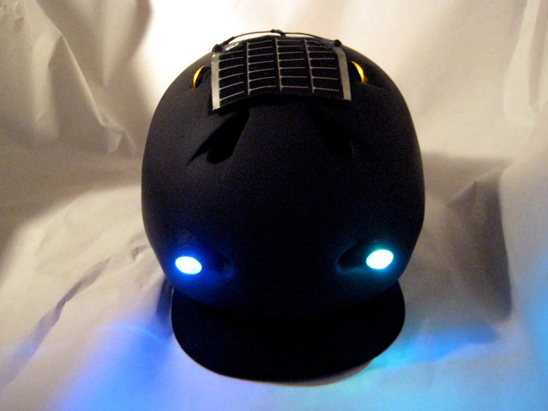 The Green Helmet (Solar Powered, Safety Lit, Weatherproof Bike Helmet.) 