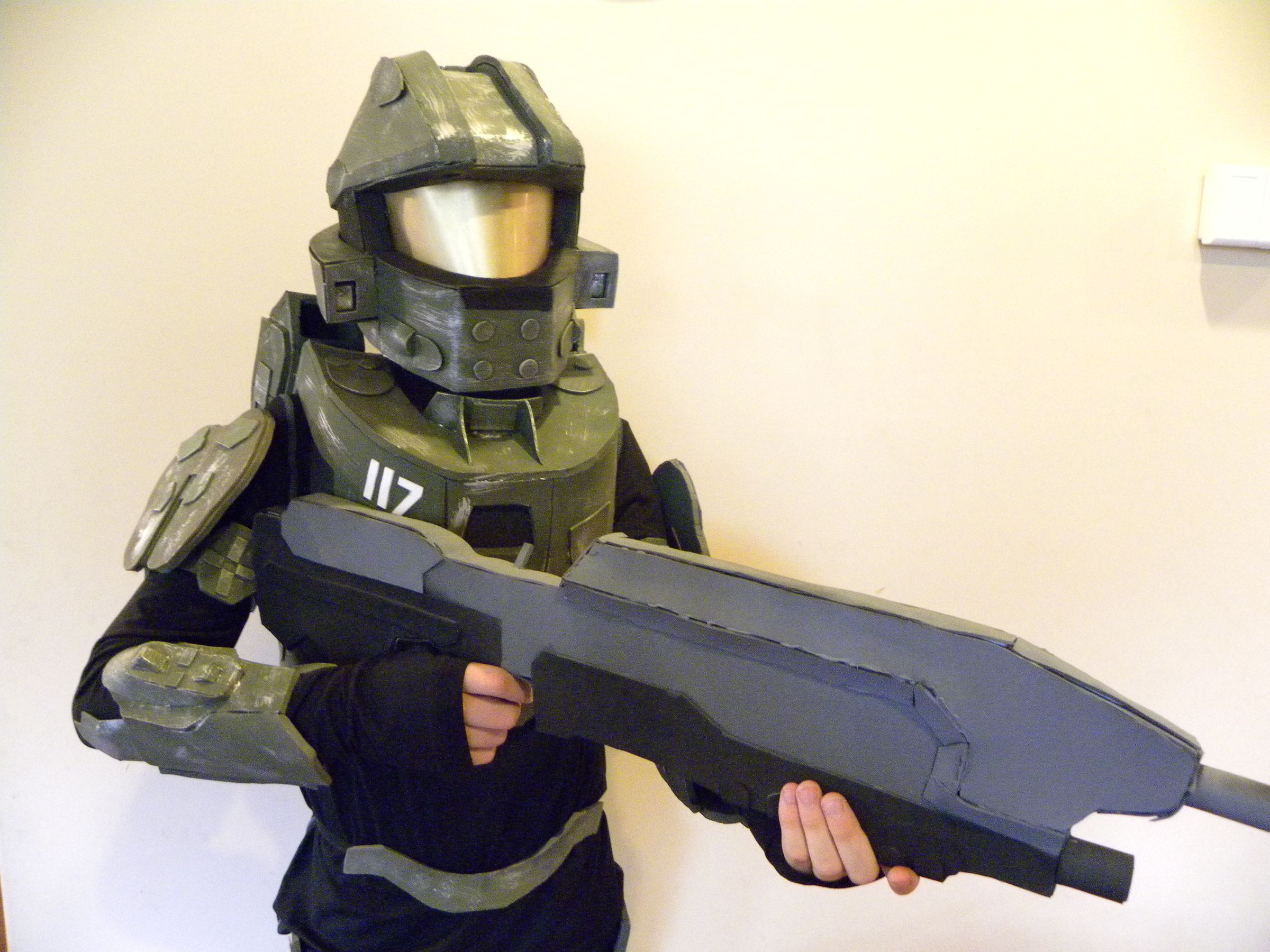 How to Make a Halo 4 Master Chief Costume : 6 Steps (with Pictures ...
