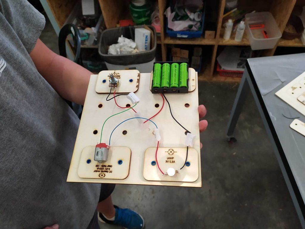 Building of the Tinkercad Design Circuit Using the ‘Electronic Tiles Game’