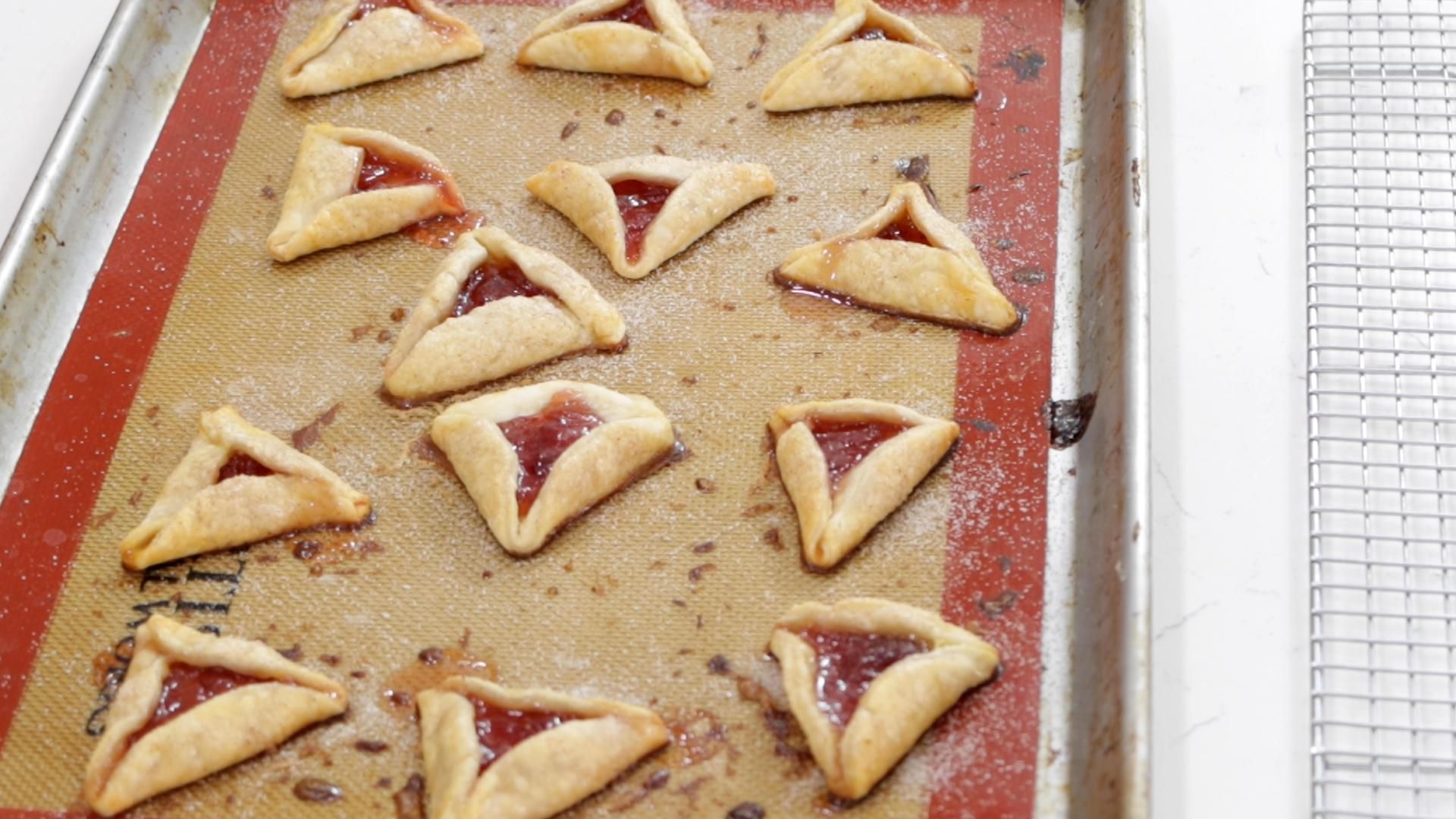 Easy Hamantaschen (Pie Crust Cookies) 6 Steps (with Pictures