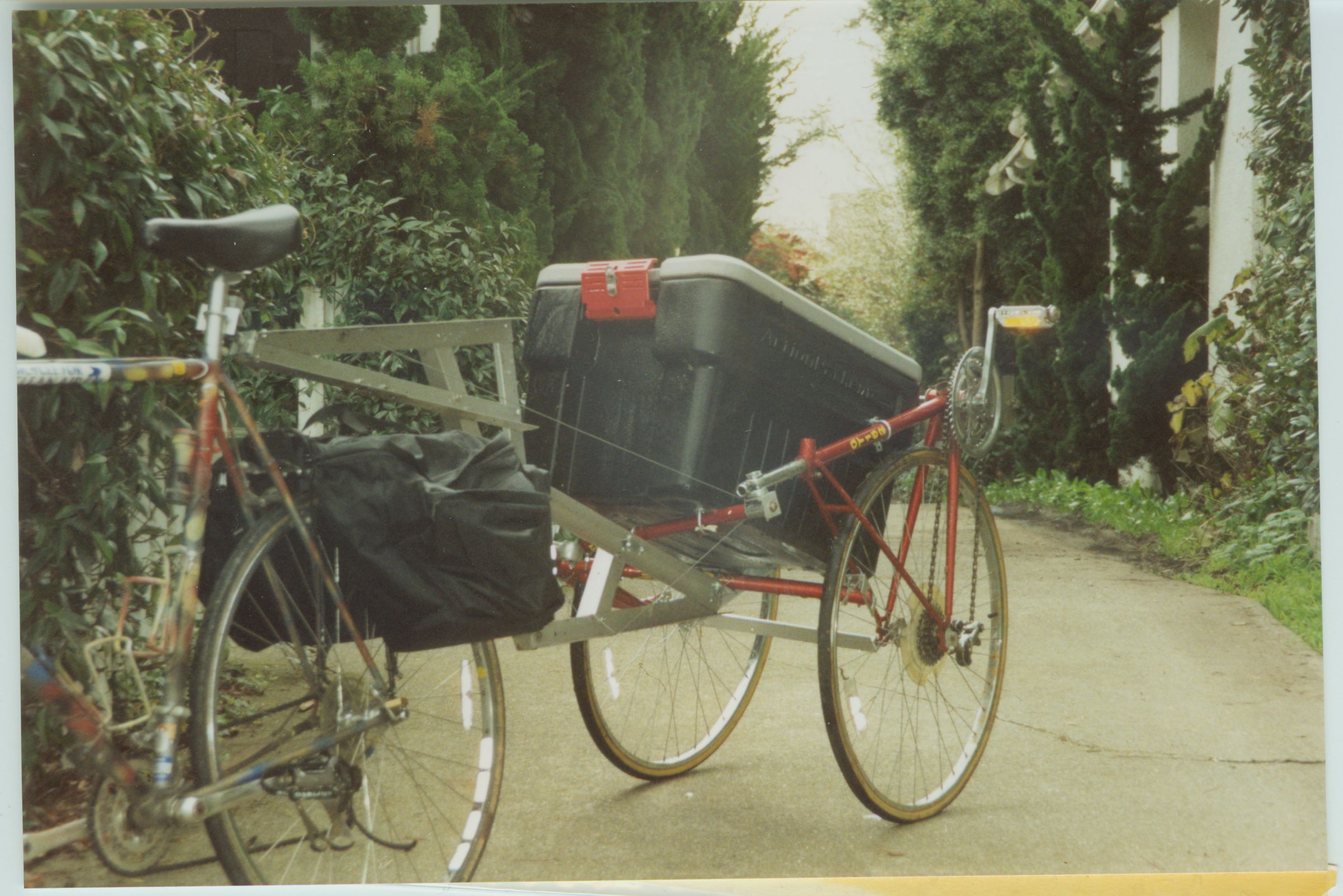 Traffic-warning Bike Trailer Made From a Junk Bike
