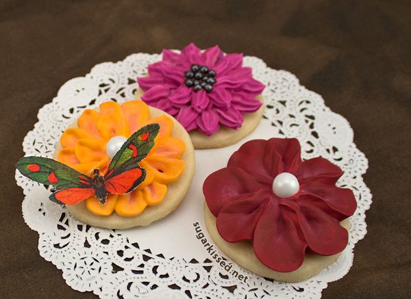 Easy, Stunning, Dimensional Icing Flowers