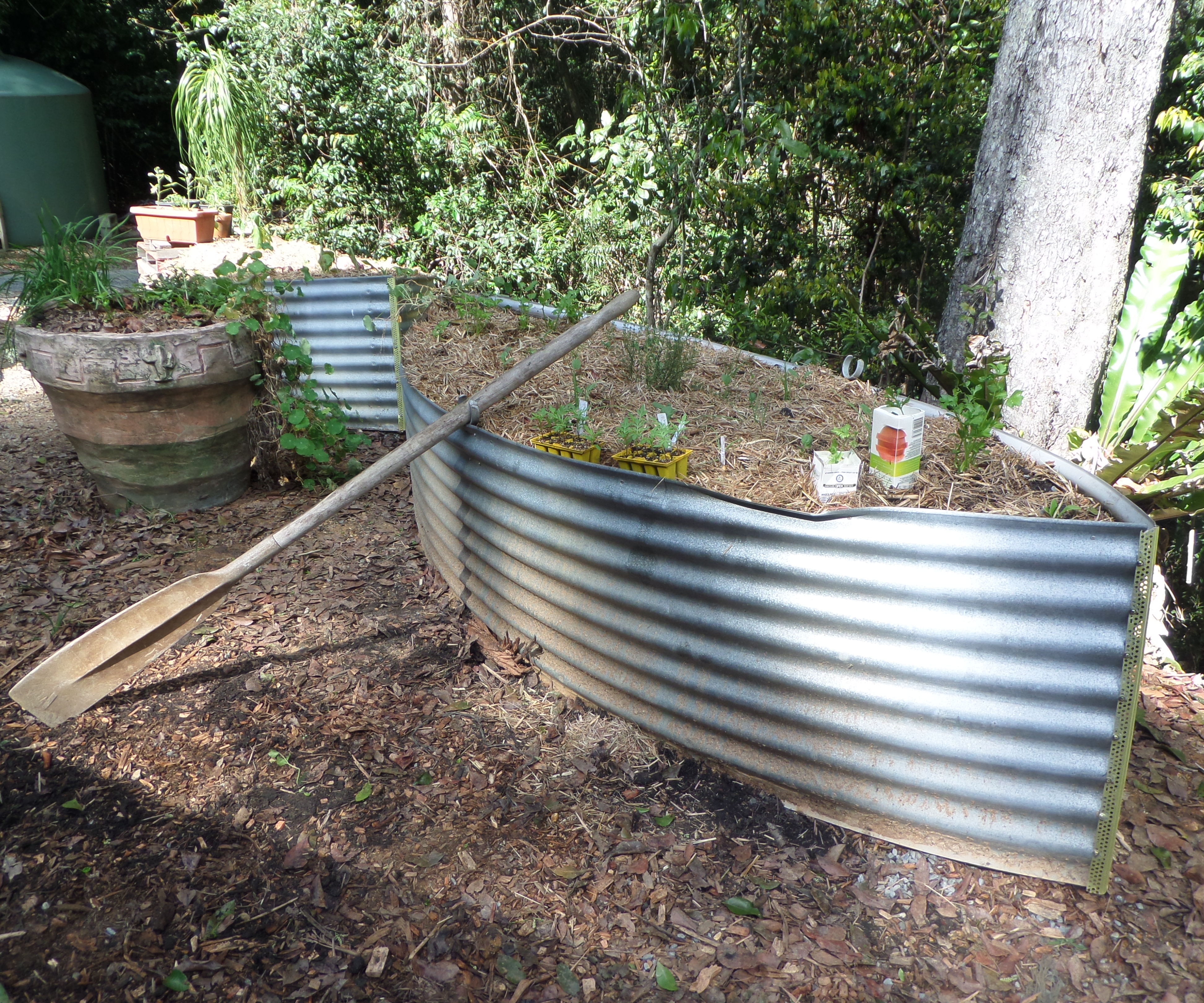 WINNER - Vegetable Gardens From Old Water Tank