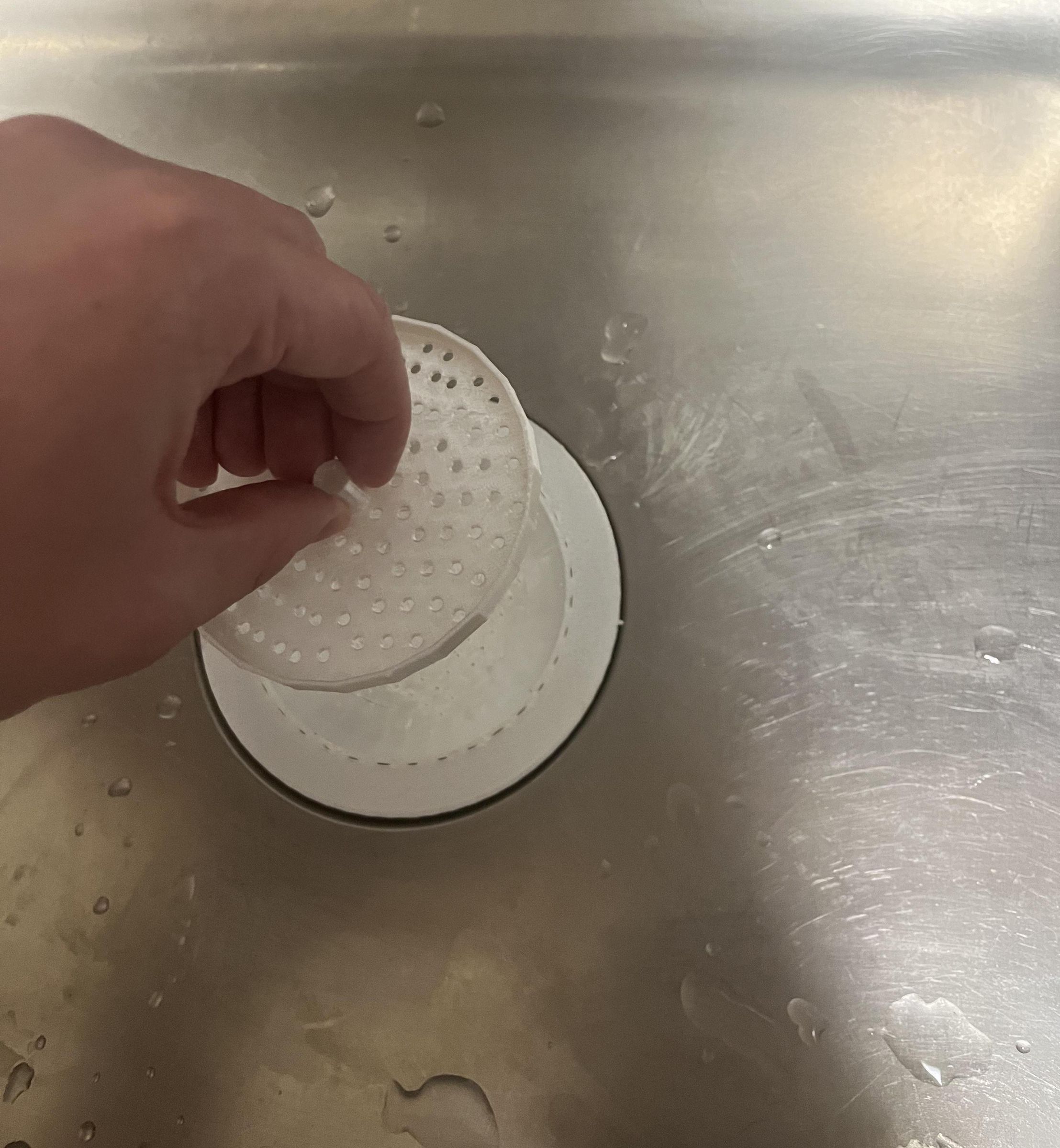 3D Printable Drain Catcher With a Removable Lid
