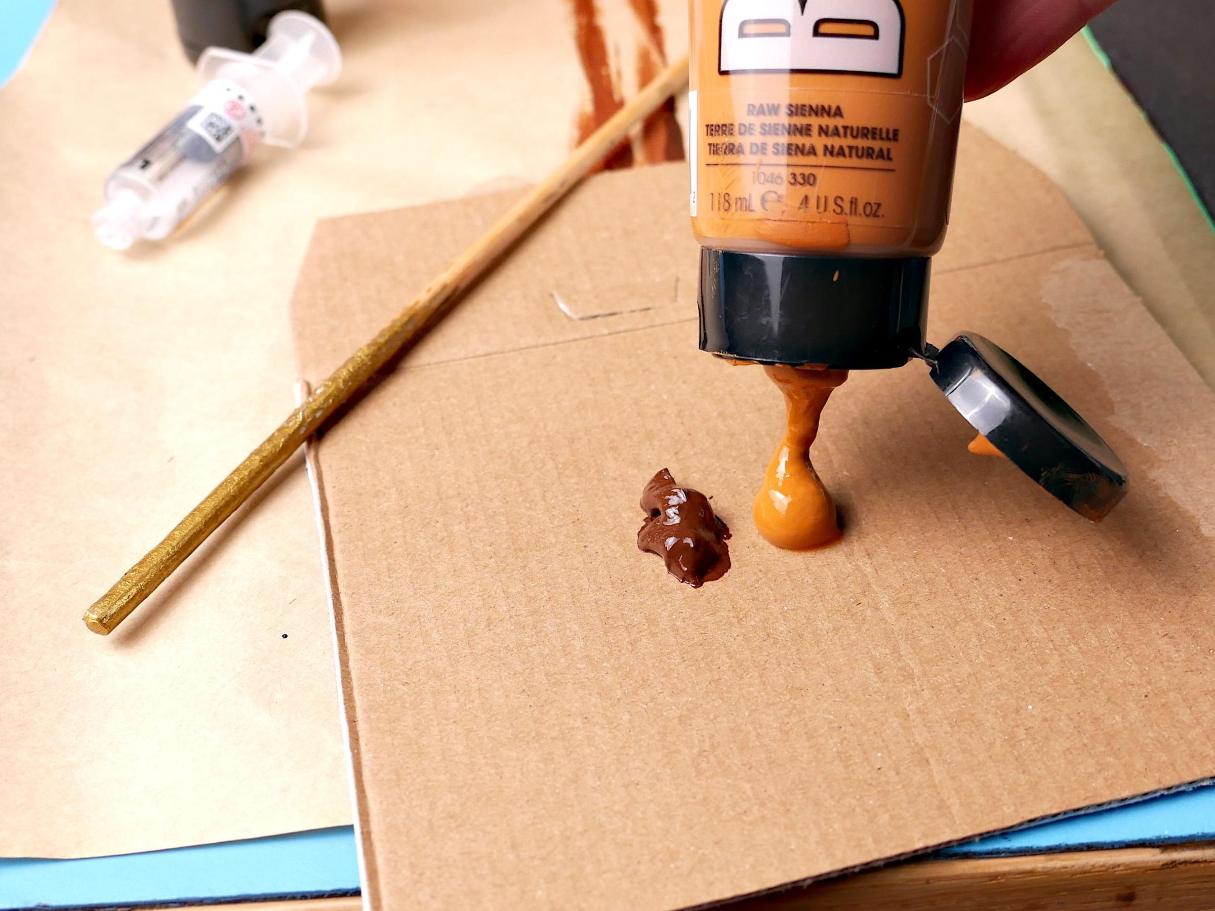 Make Fake Leather From Tinfoil and Foam! 8 Steps (with Pictures