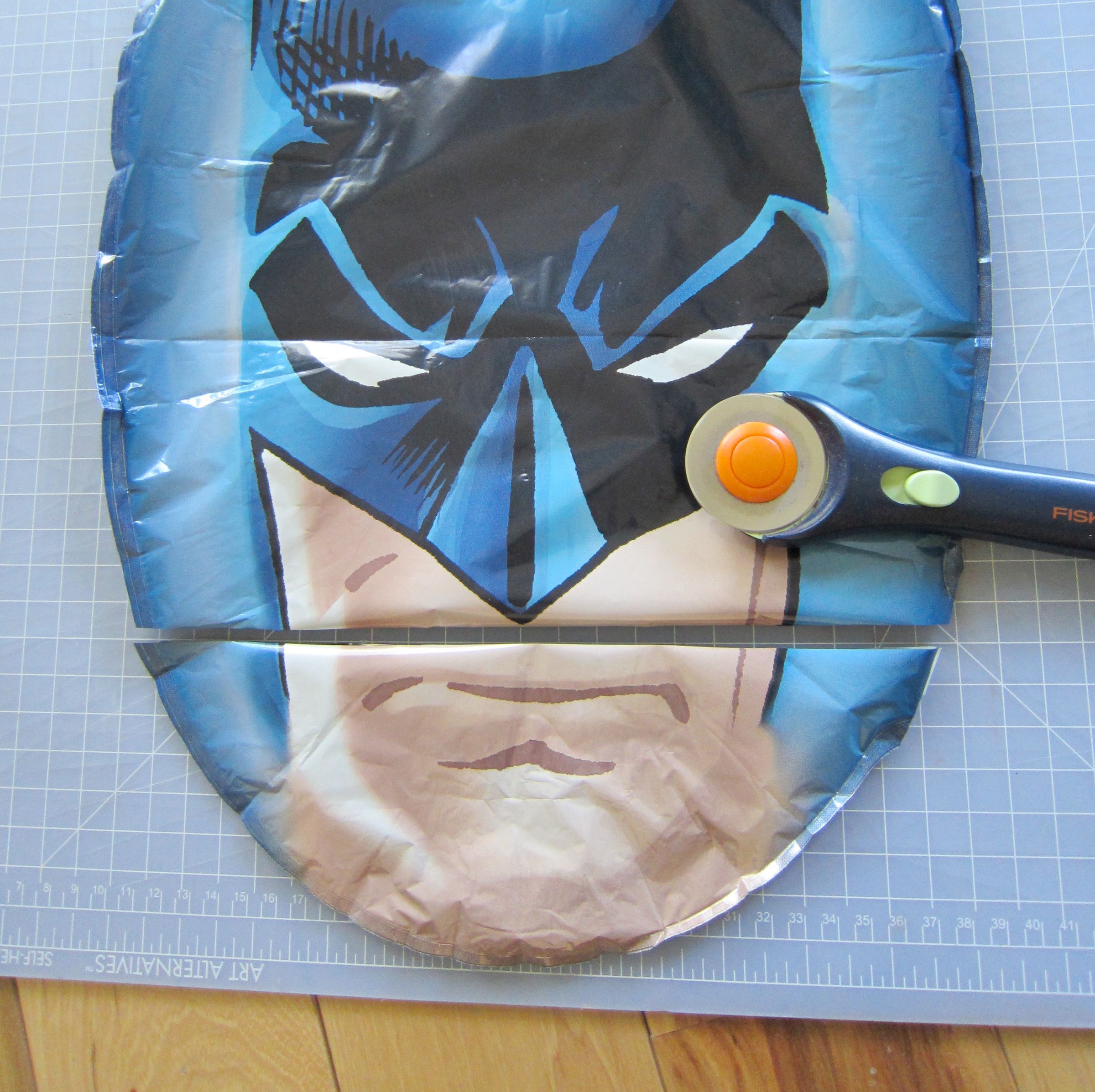 DIY Emergency Blanket From Old Party Balloons 6 Steps (with Pictures