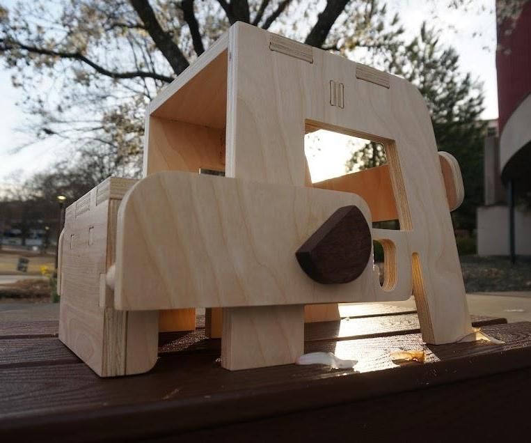 Ploko the Retractable Step Stool