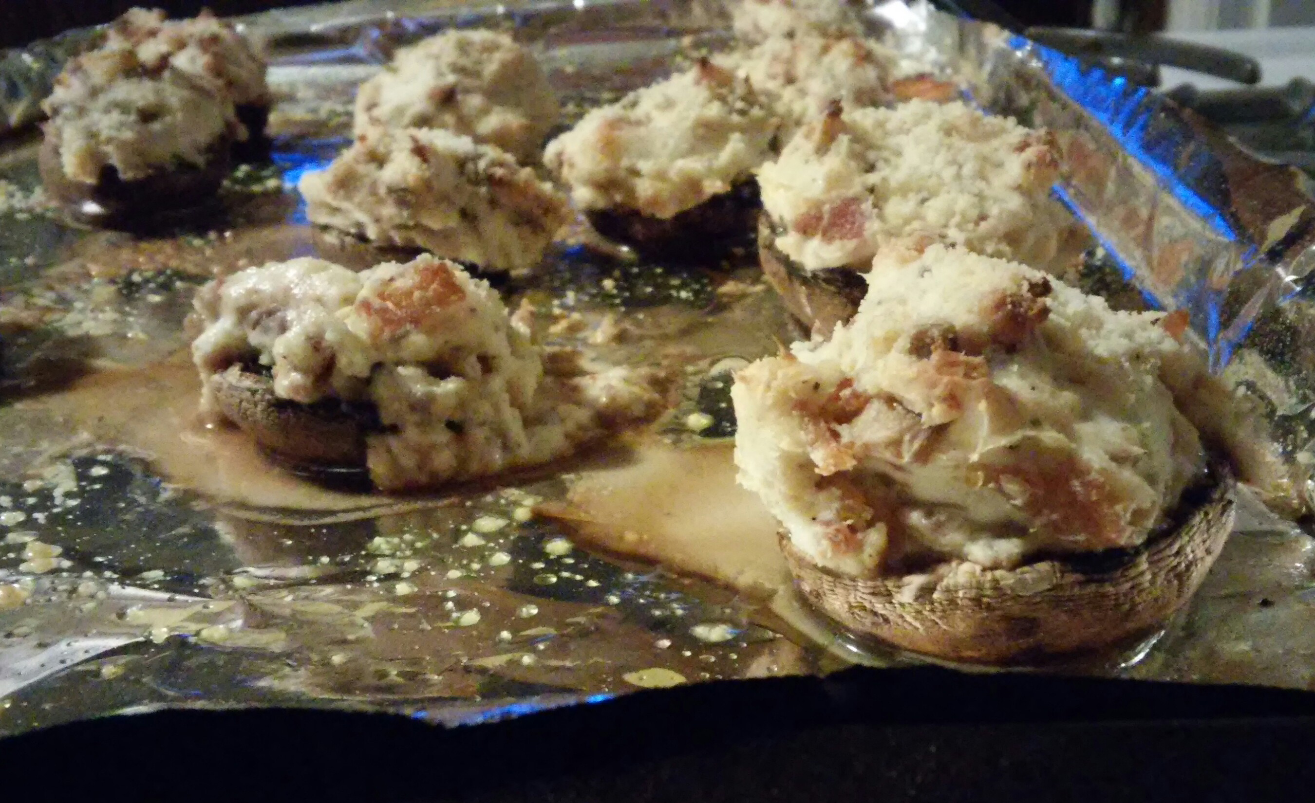 Bacon 3 Cheeses Stuffed Mushrooms 