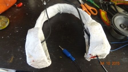 3 $ Working Paper Headphones : 6 Steps - Instructables