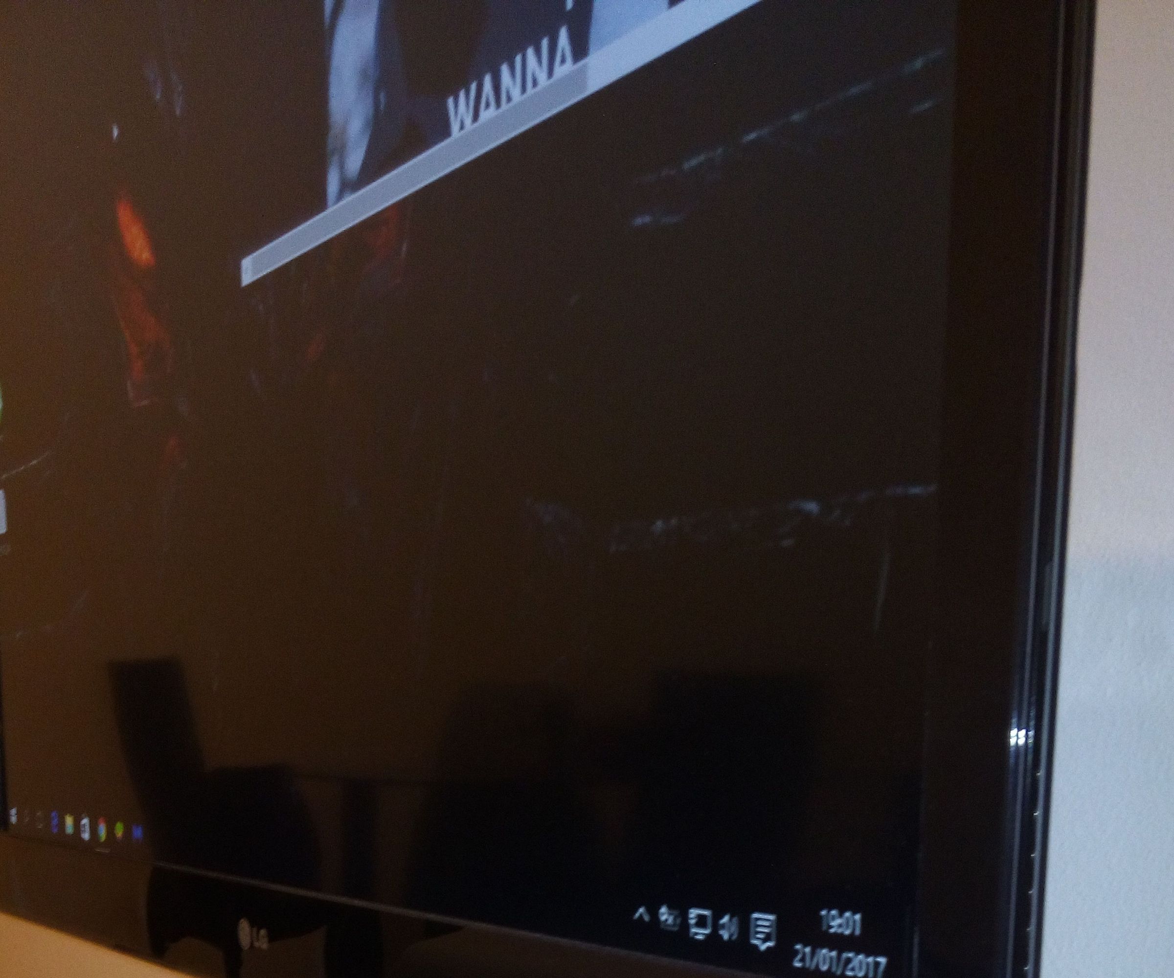 Repurpose a Faulty Laptop to Desktop