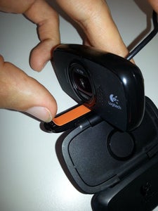 Removing the Webcam Stand