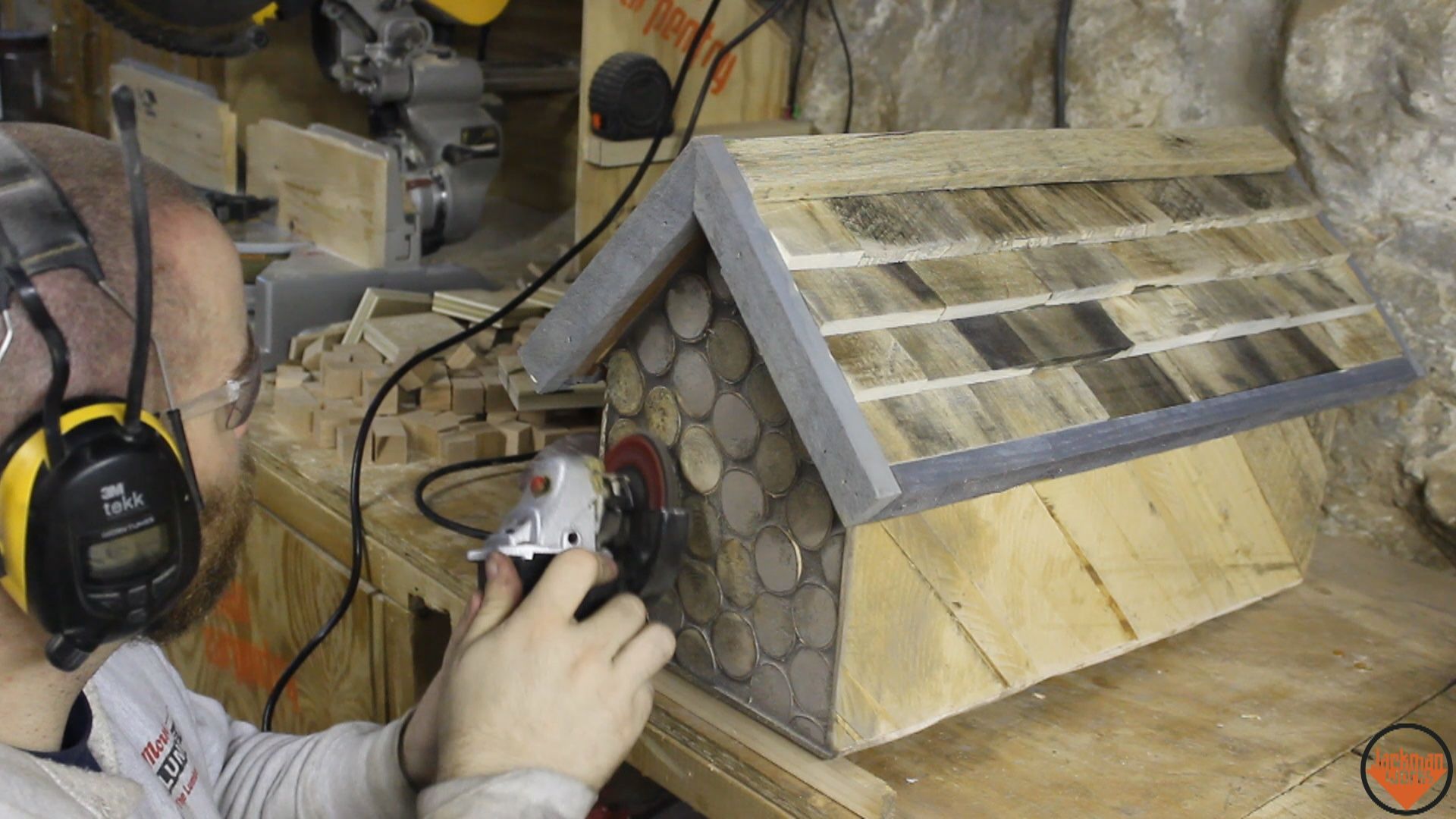 Reclaimed Wood Mailbox : 7 Steps (with Pictures) - Instructables