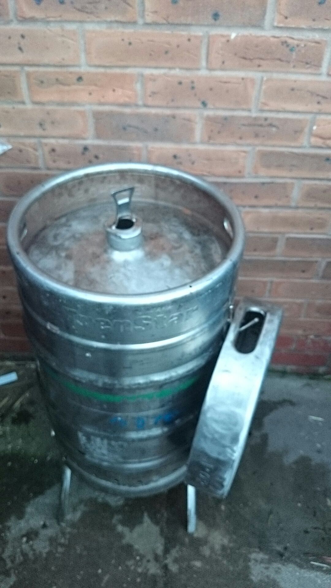 Tandoori 'Beer' Que and Firepit.