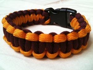 paracord bracelet