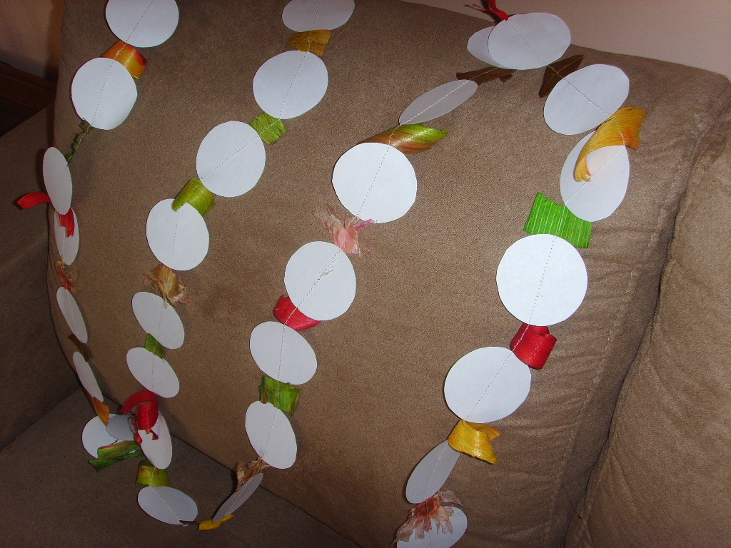Paper and Potpourri Garland