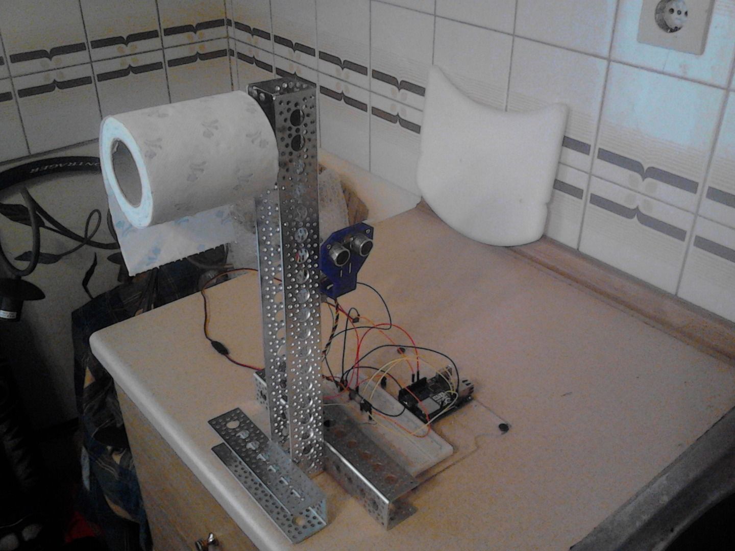 Automatic Touchfree Toilet Paper Dispenser. 8 Steps (with Pictures