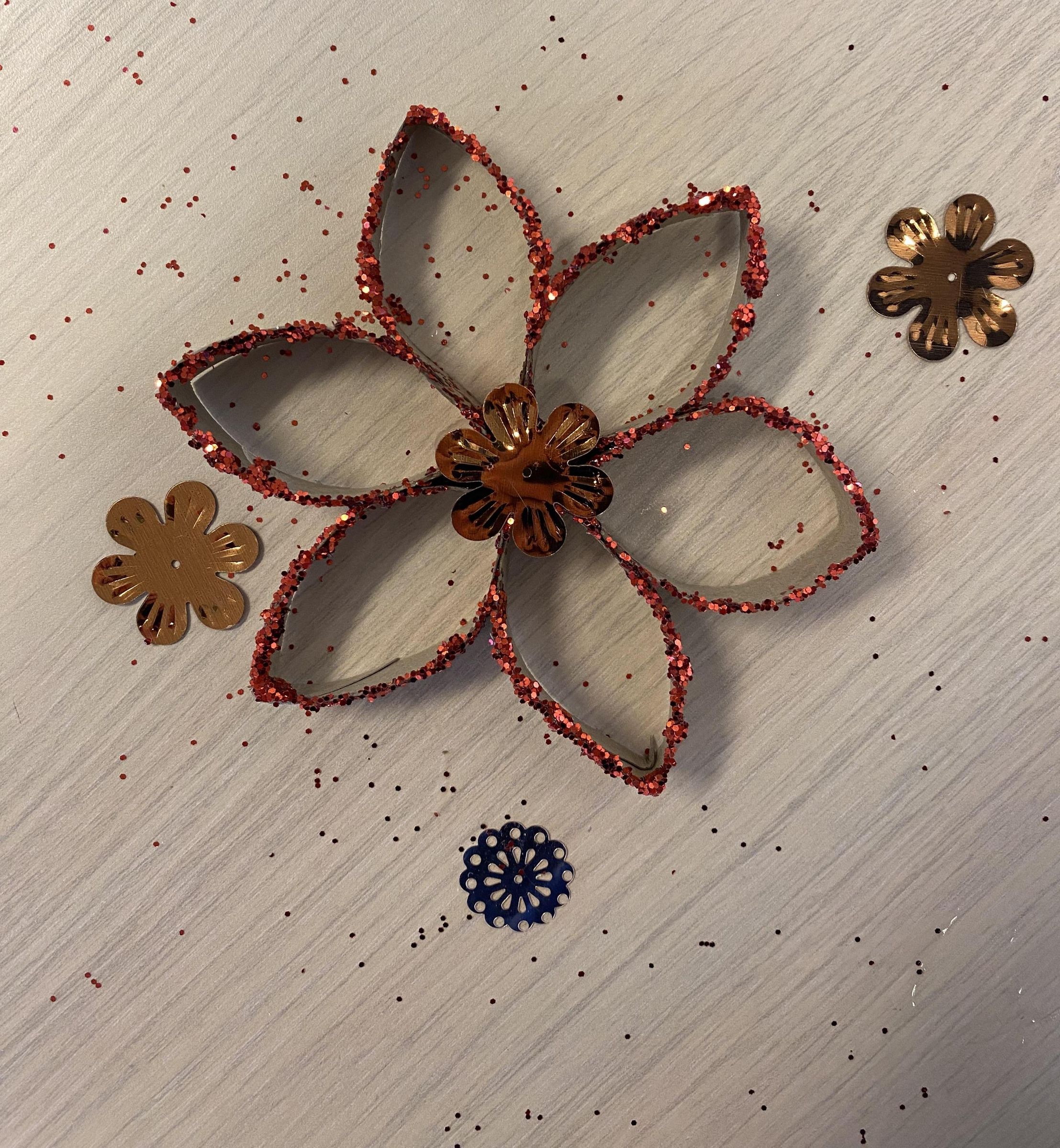 DIY Toilet Paper Roll Christmas Ornament