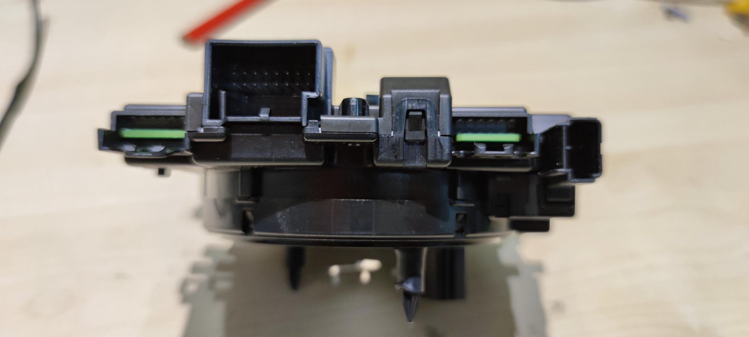 Fixing a Clockspring of a VW Tiguan 2 10 Steps (with Pictures