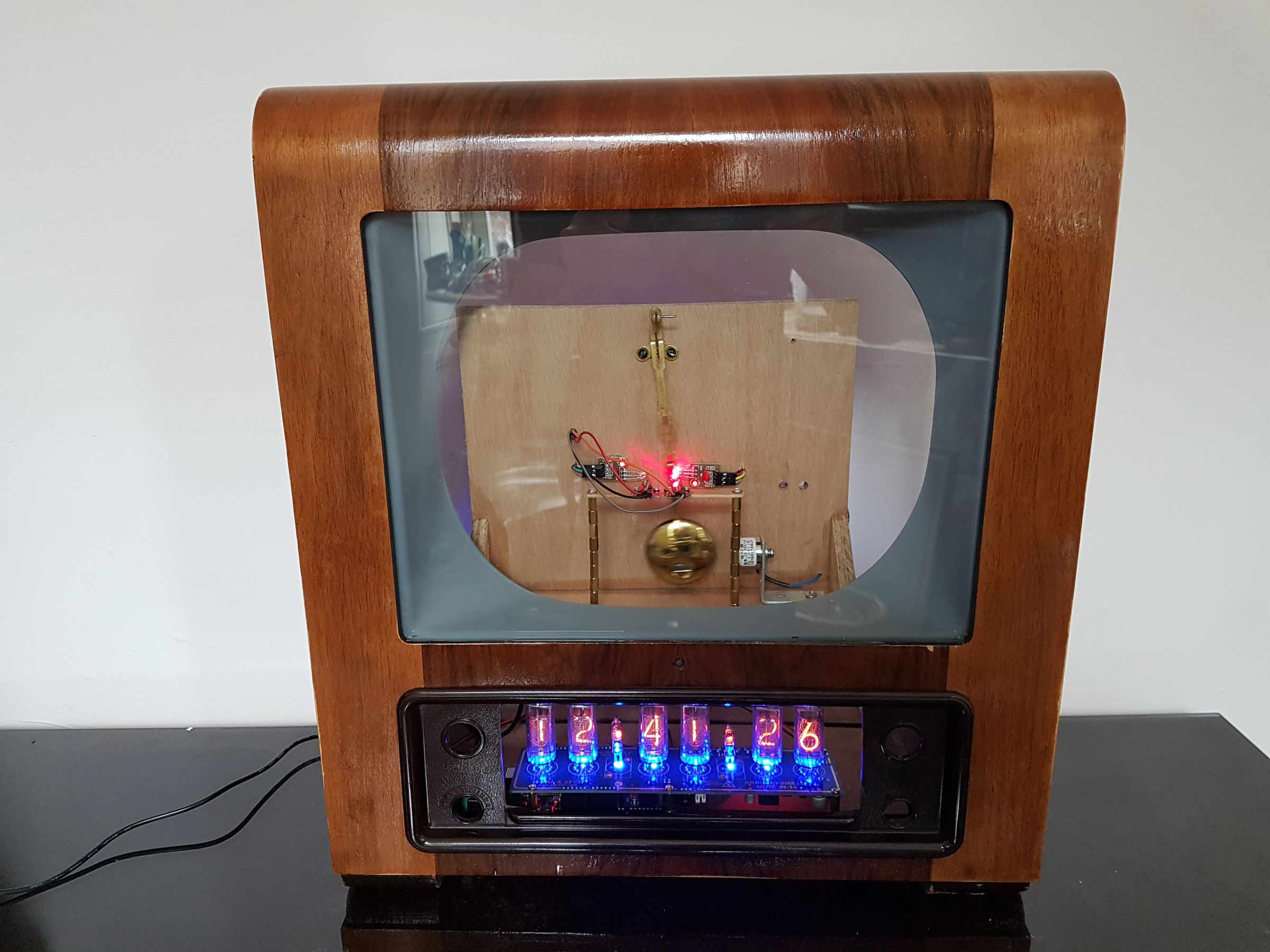 Pendulum Laser Nixie Clock, With Thermometer 5 Steps (with Pictures