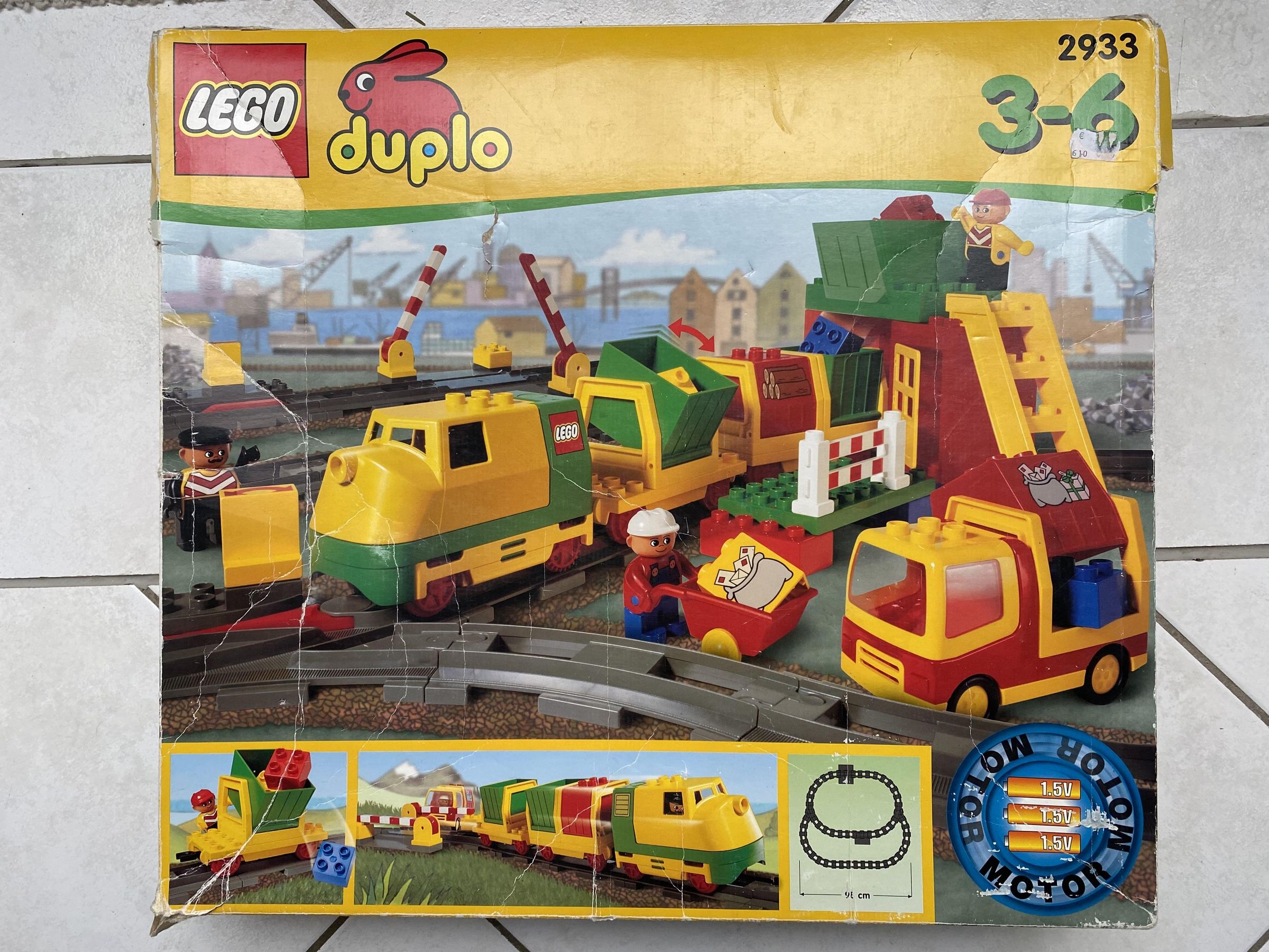 Repair of a Lego Duplo 2933 and a Duplo 2962 Train Engine