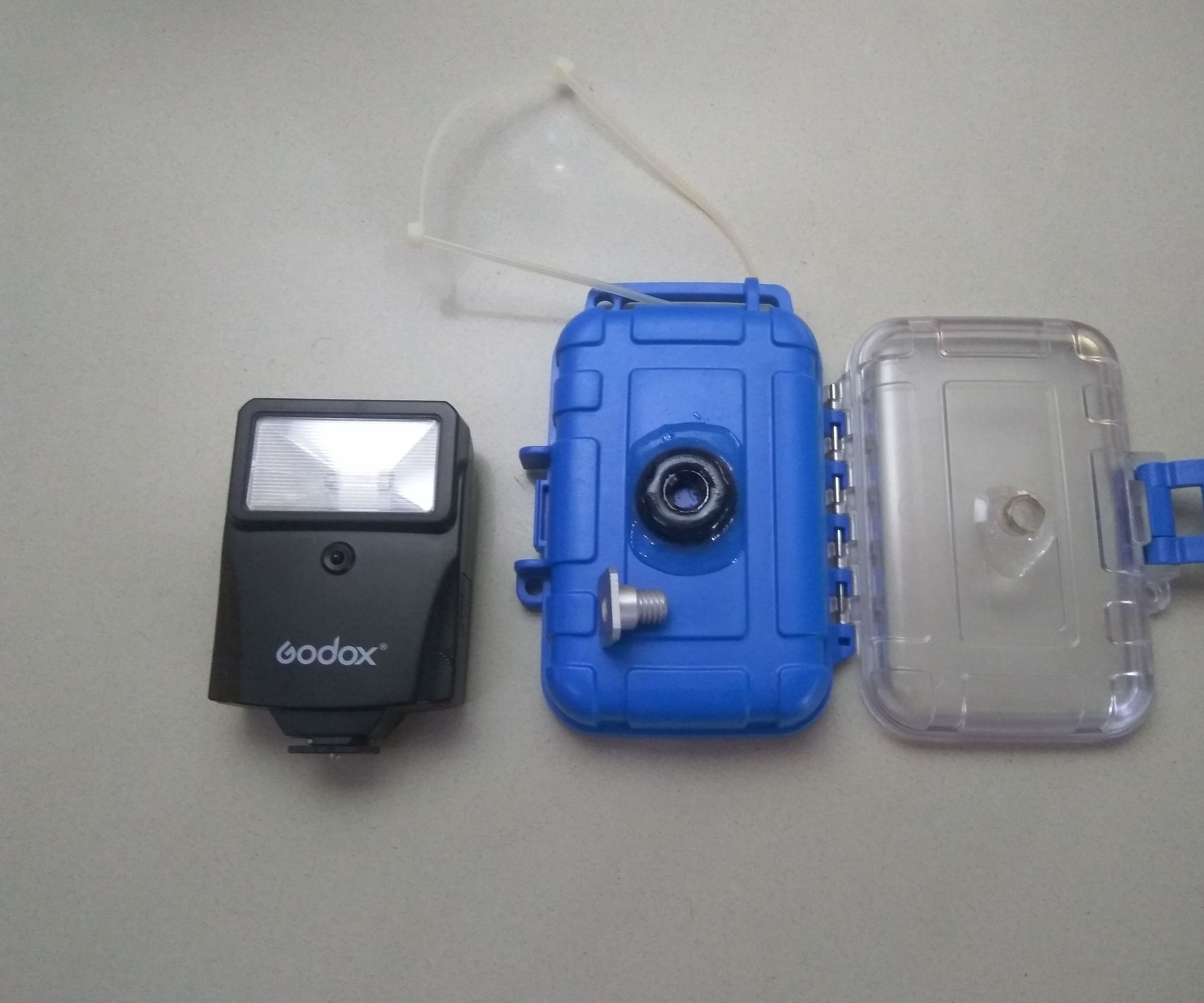 The 40$ 30m Waterproof Slave Strobe