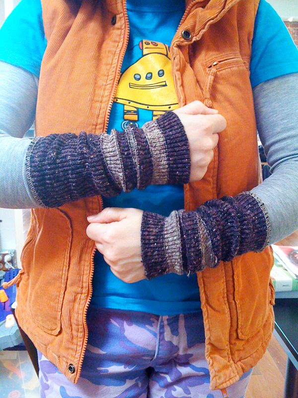 Wristlets From Socks in 3 Minutes