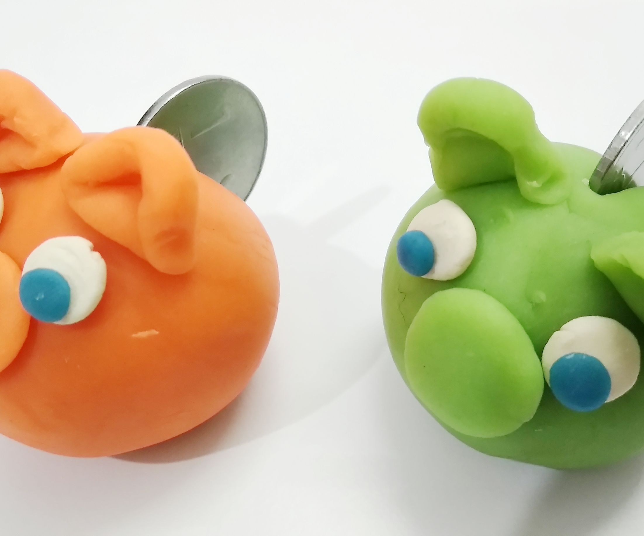 Play Doh Mini Piggy Bank for Kids | Play Doh Creations Piggy-bank Surprise Toys 