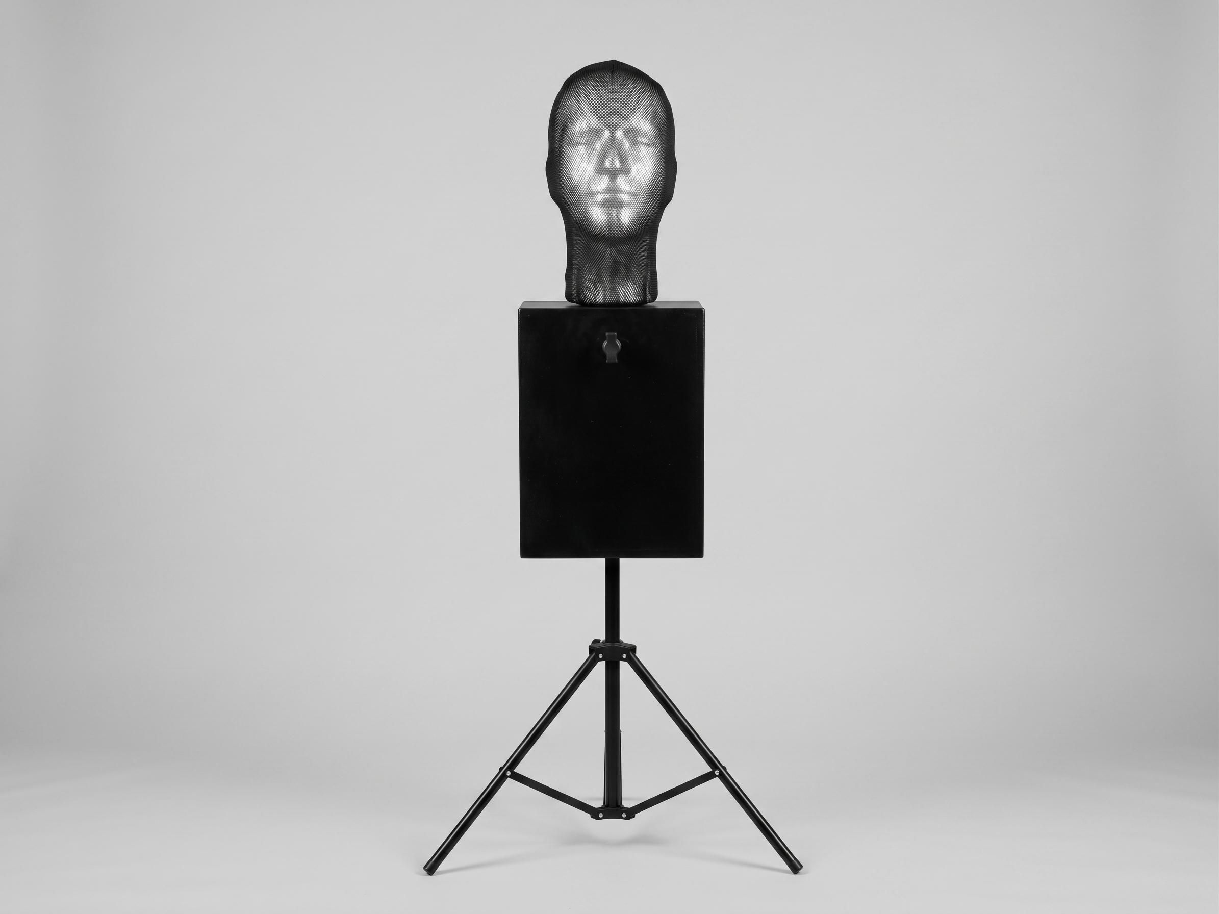 Attach the Mannequin Head