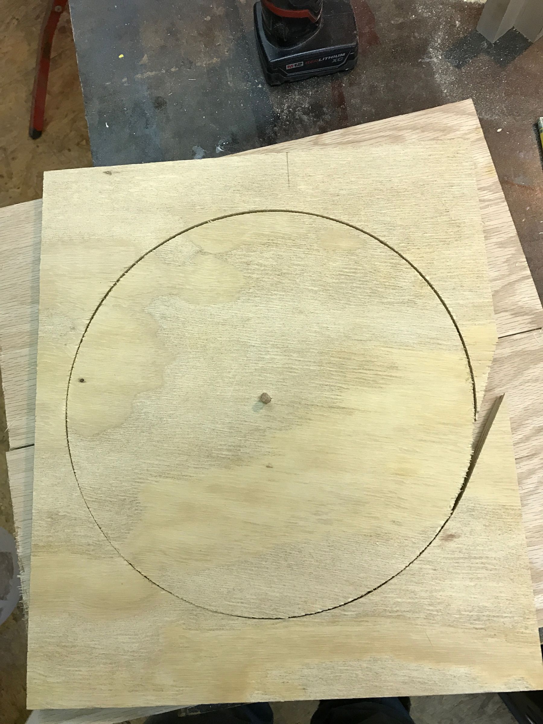 The Easiest and Cheapest Band Saw Circle Jig! 7 Steps (with Pictures