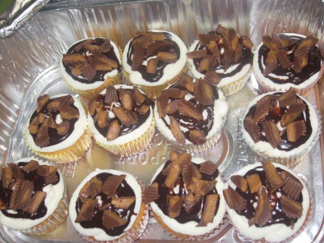 Reeses Peanut Butter Cupcakes