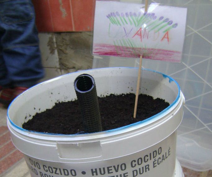 Maceta con autoriego (¡reutilizando a tope!)