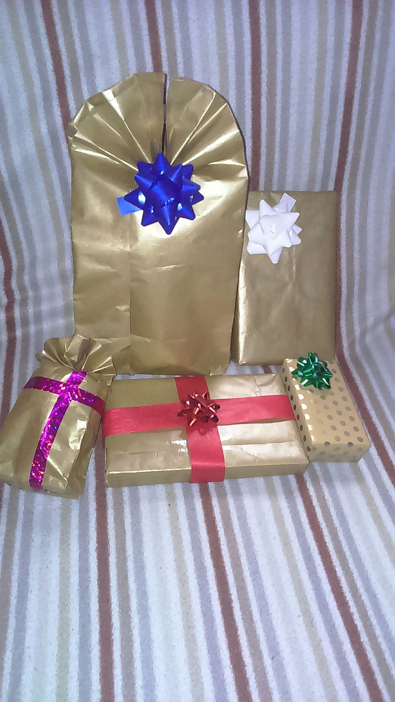 How to Easily Wrap Your Gift