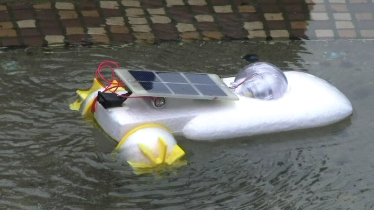 Hybrid Solar-Battery Powered Engine Boat
