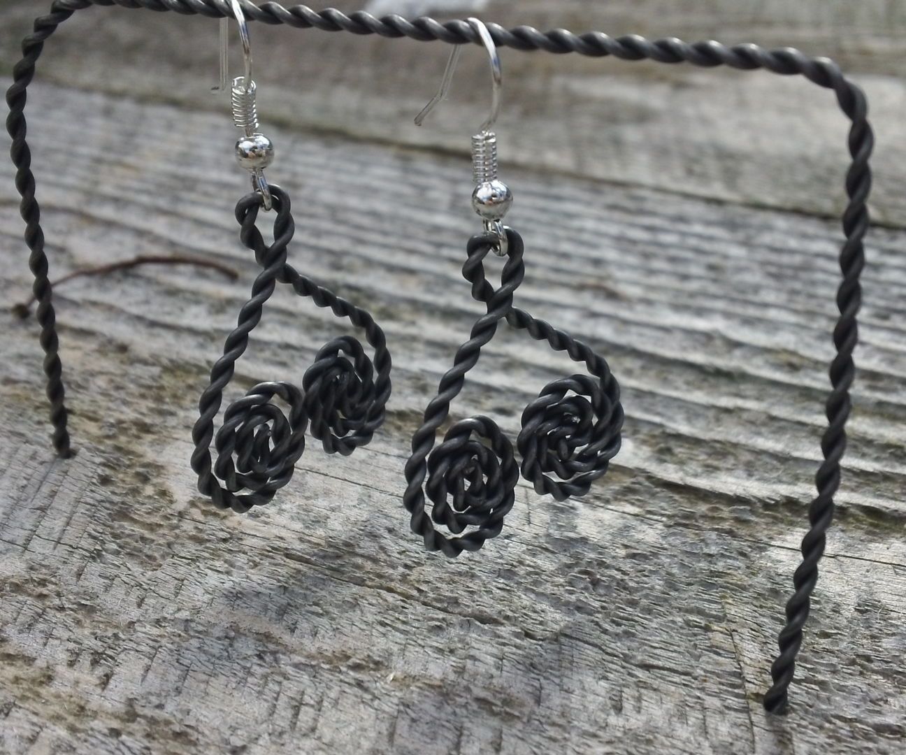 Basics of Twisting Wire for Jewelry 4 Steps (with Pictures