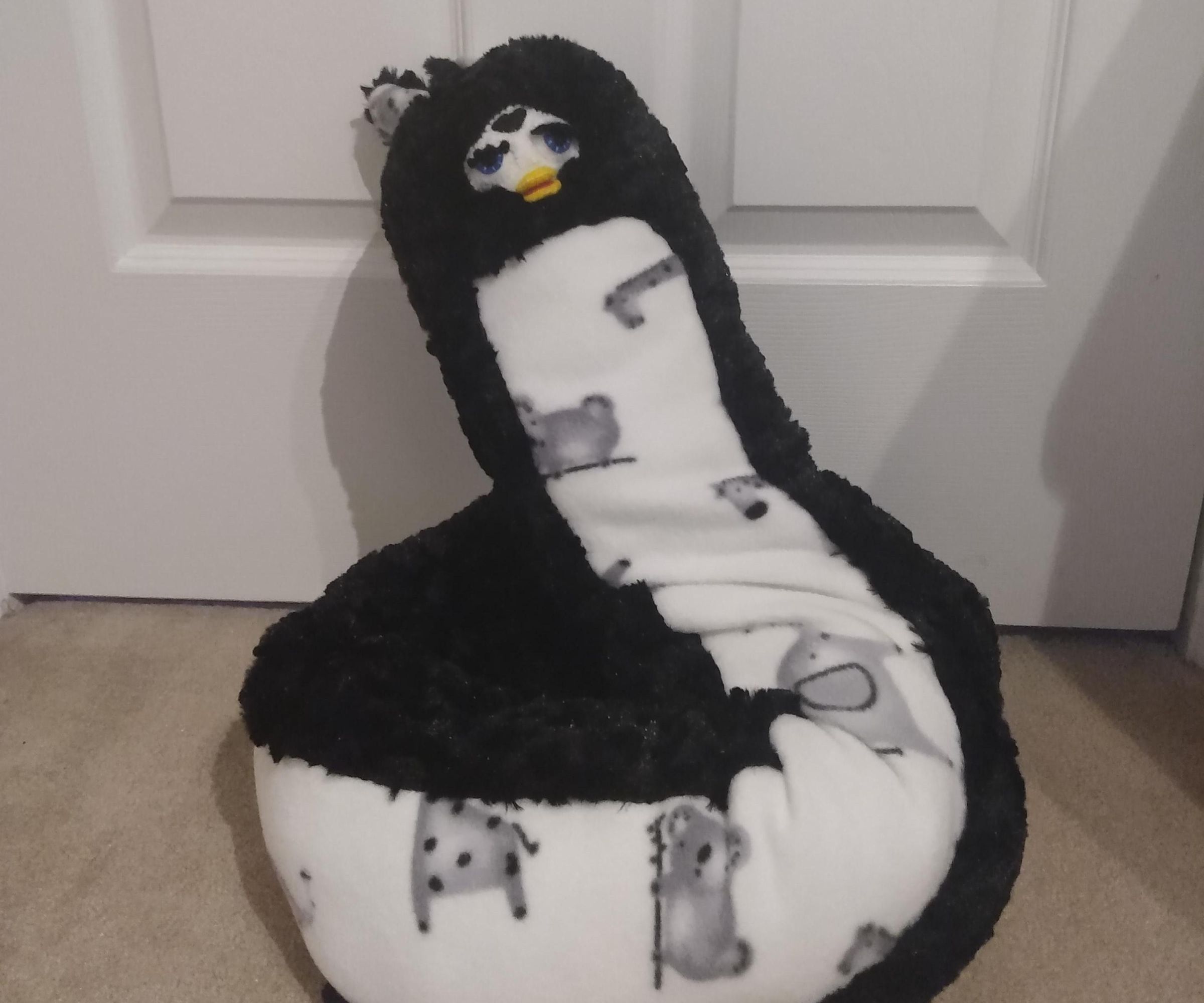 Make Your Own Long Furby (With "Vegan" Felt Faceplate)