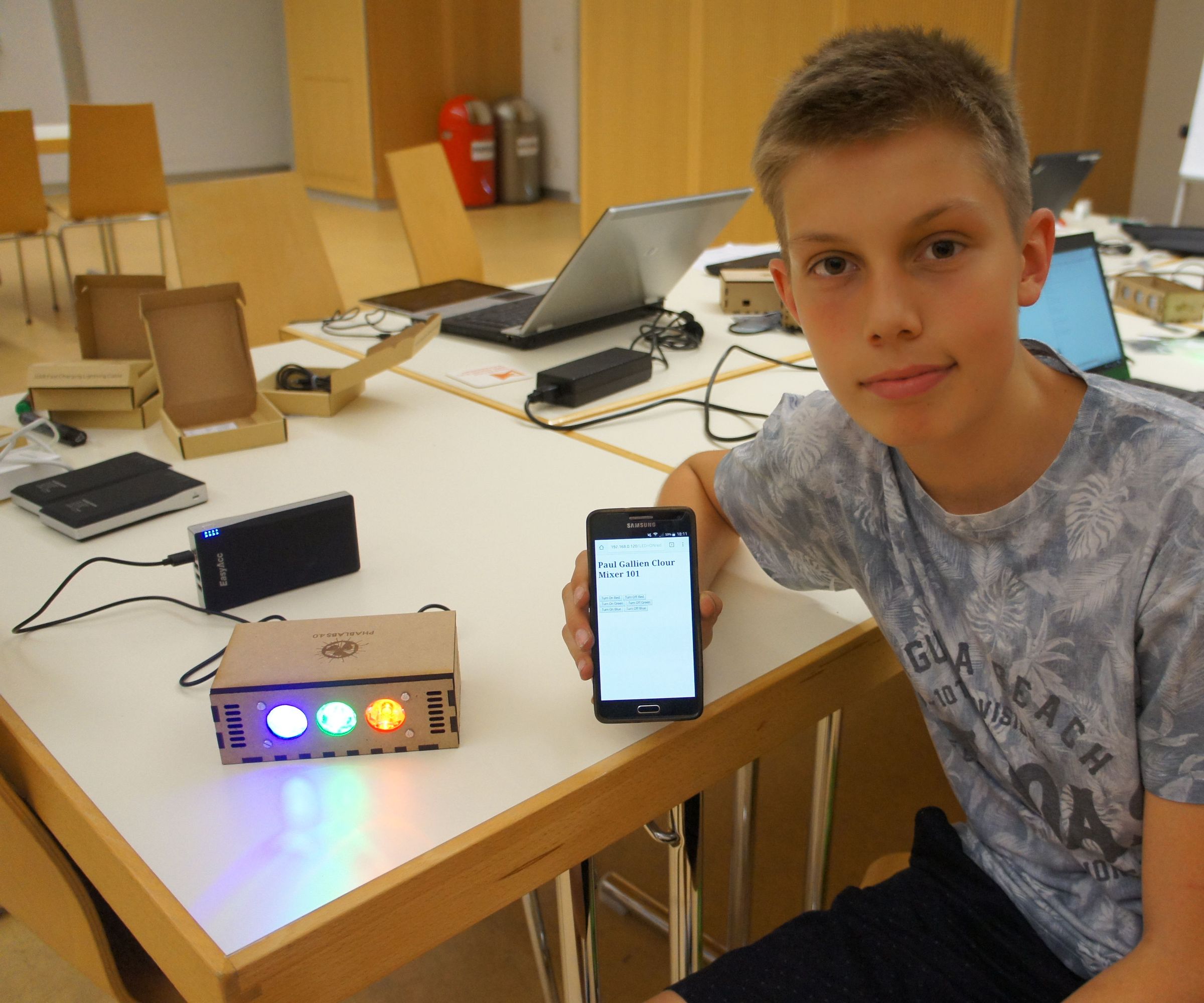 Smartphone Controlled RGB Lamp #phablabs