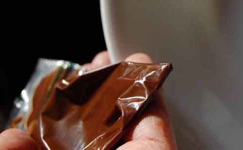 Optional: Piped Chocolate Decoration