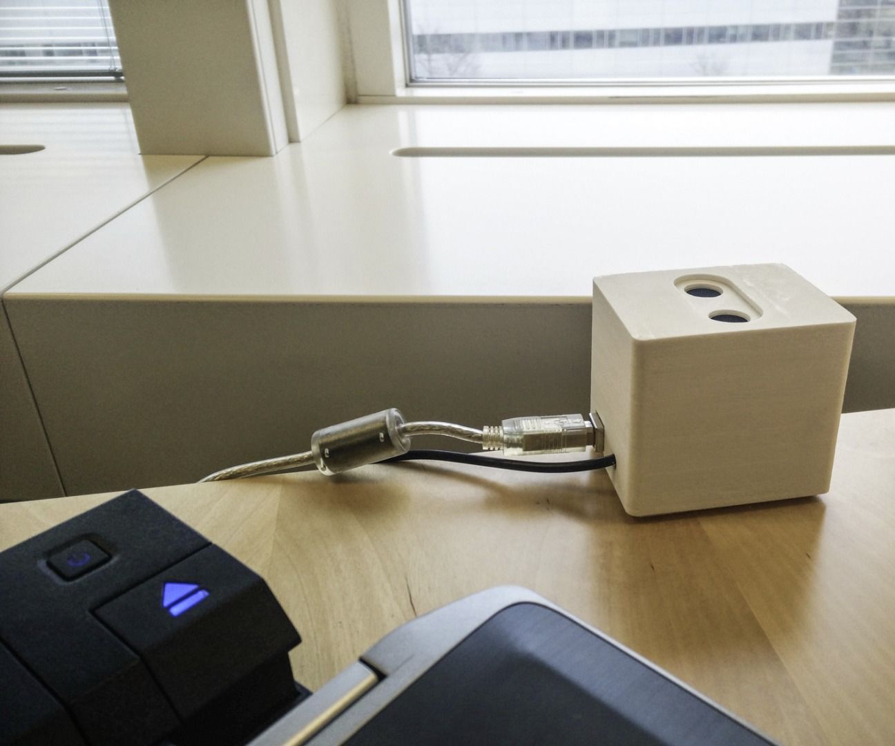 Distance Controller for Height Adjustable Table