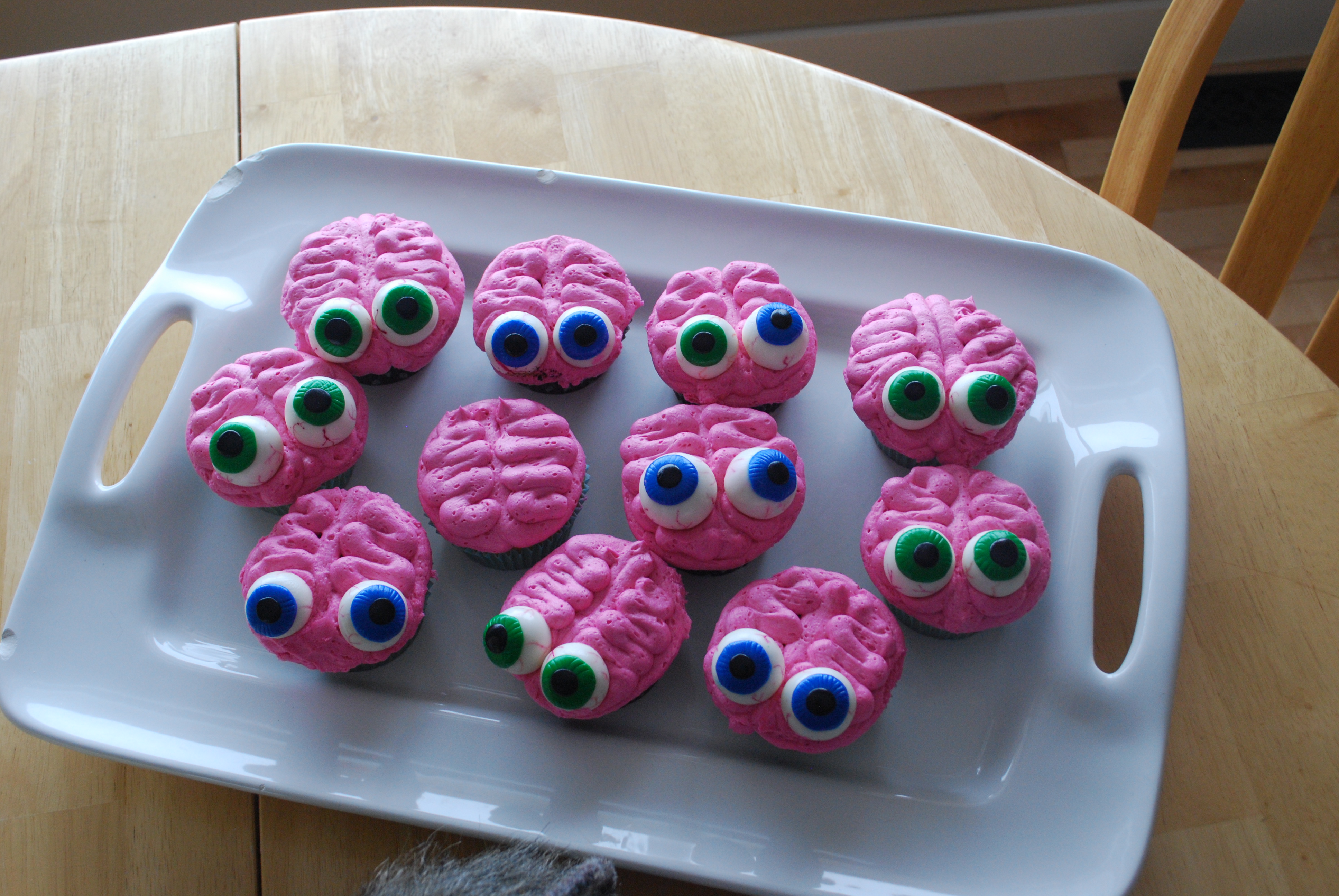 Brains and Zombie Cupcakes