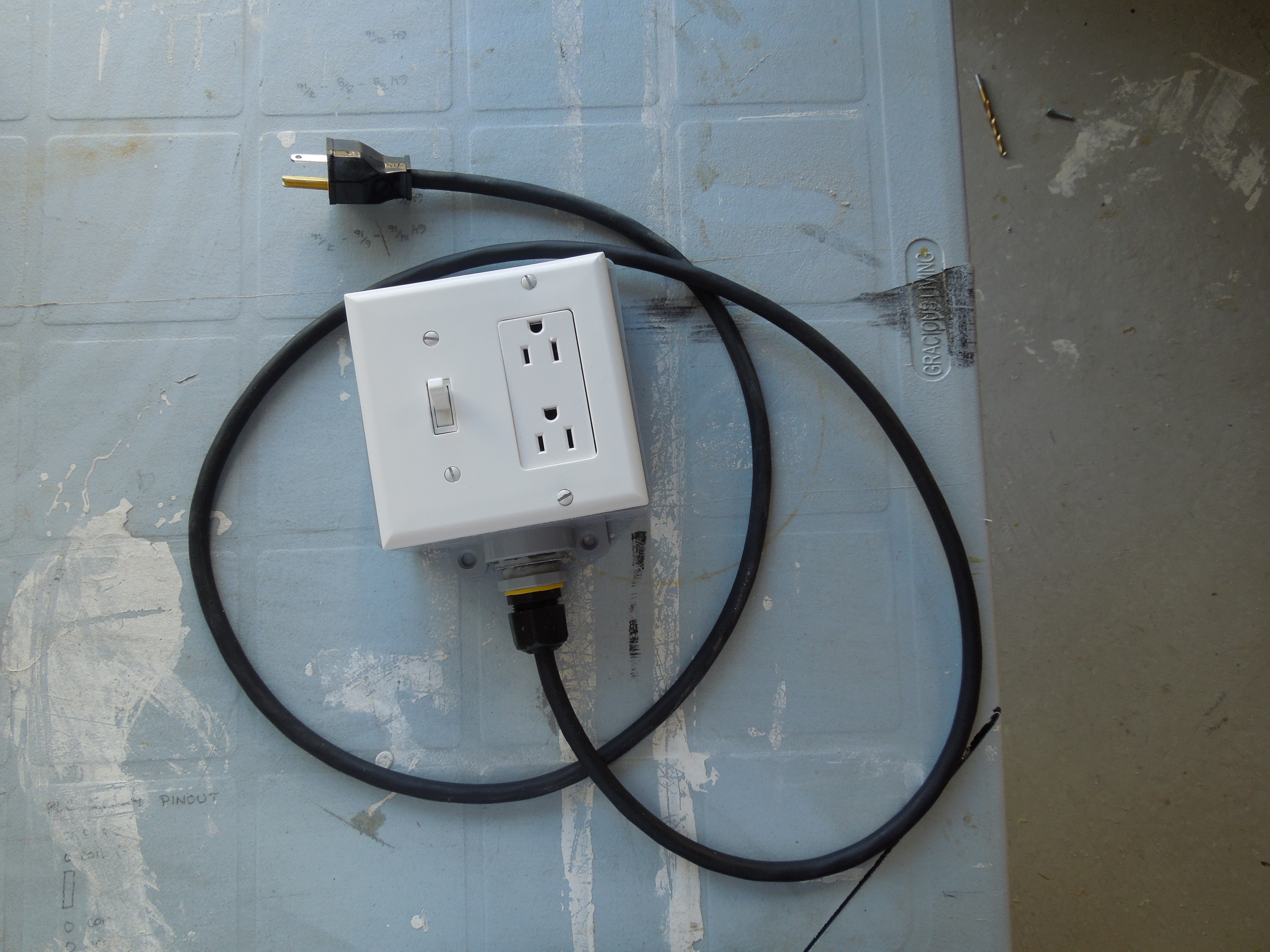 DIY Extension Cord With Built in Switch - Safe, Quick and Simple