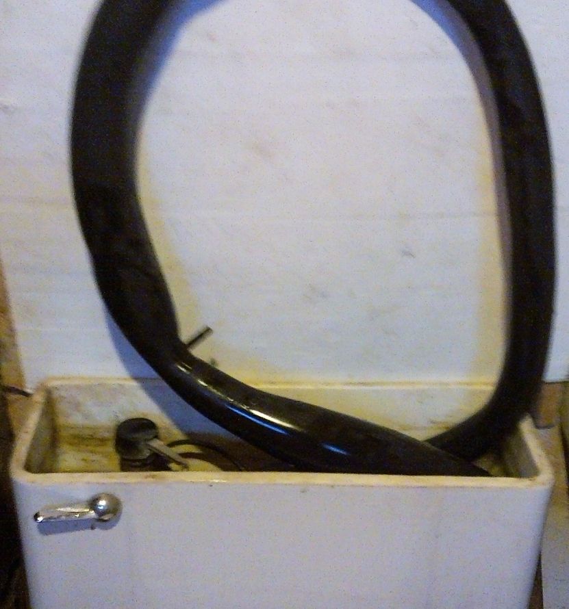 How the Indians Looked for Holes in Their Bicycle Inner Tubes Part I