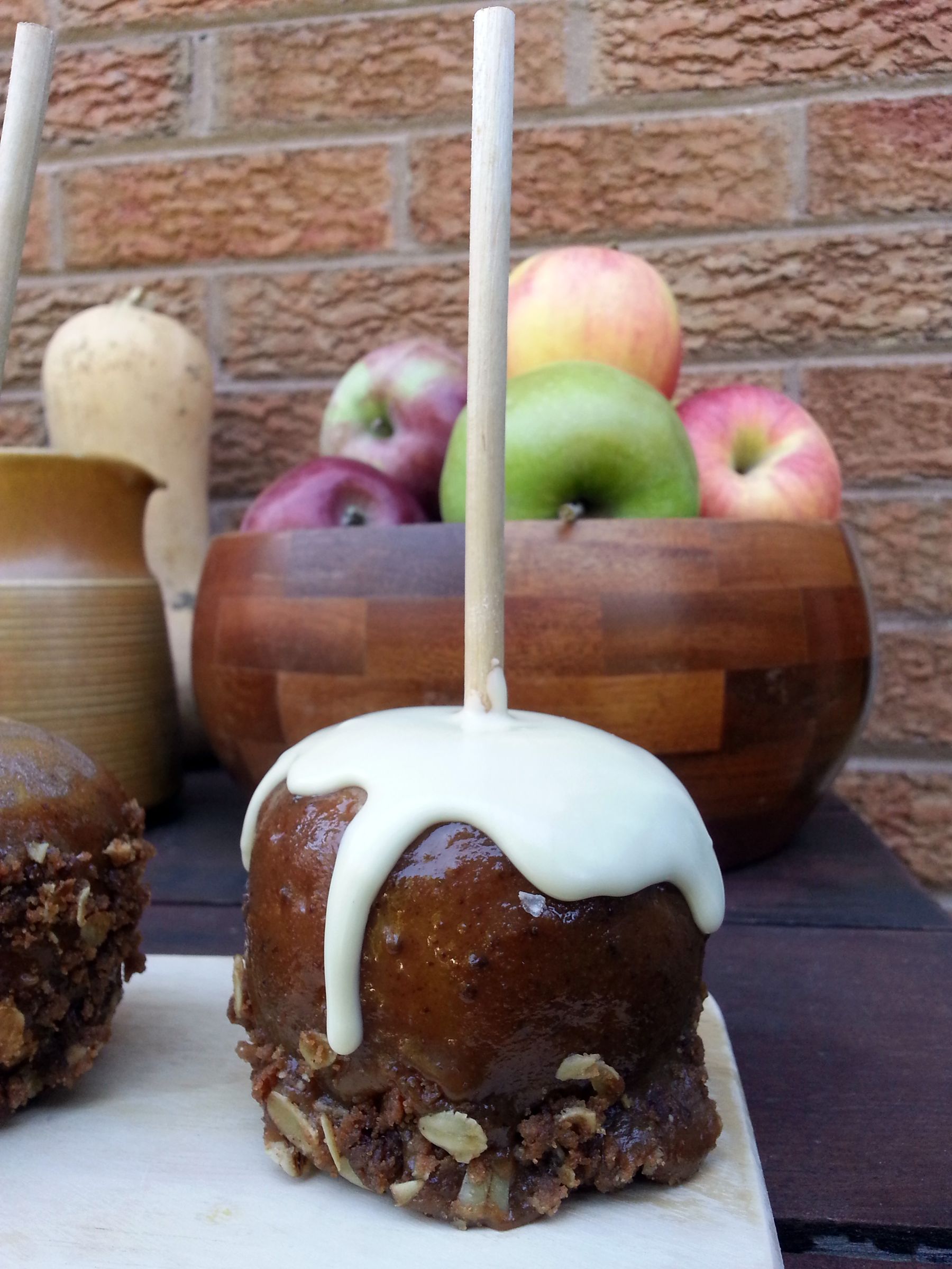 Ice-Cream & Crumble Caramel Apple