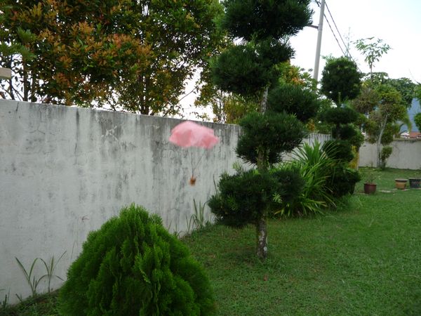 How to Make an Easy Parachute