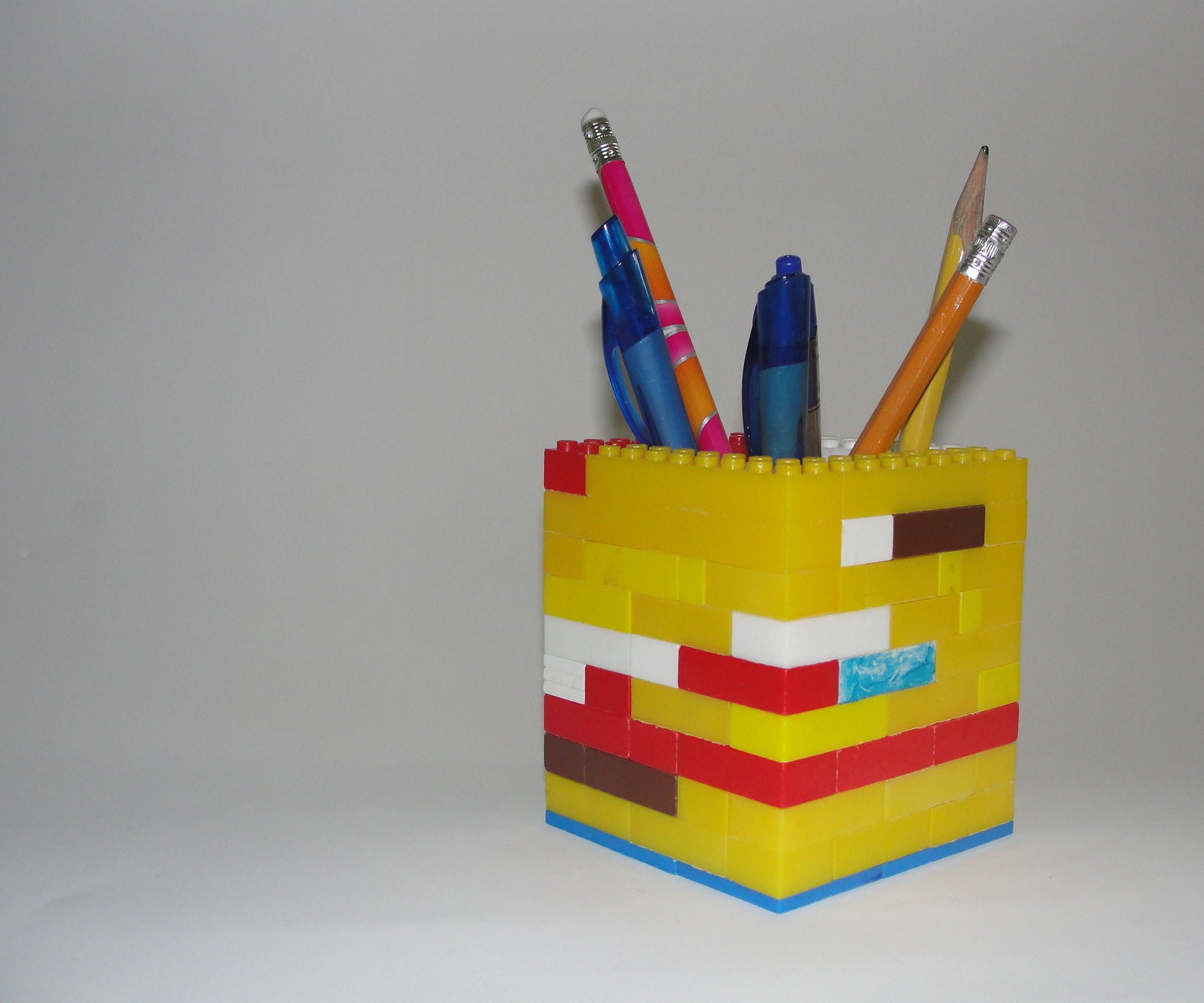 Lego Pencil/Pen Holder 3 Steps Instructables