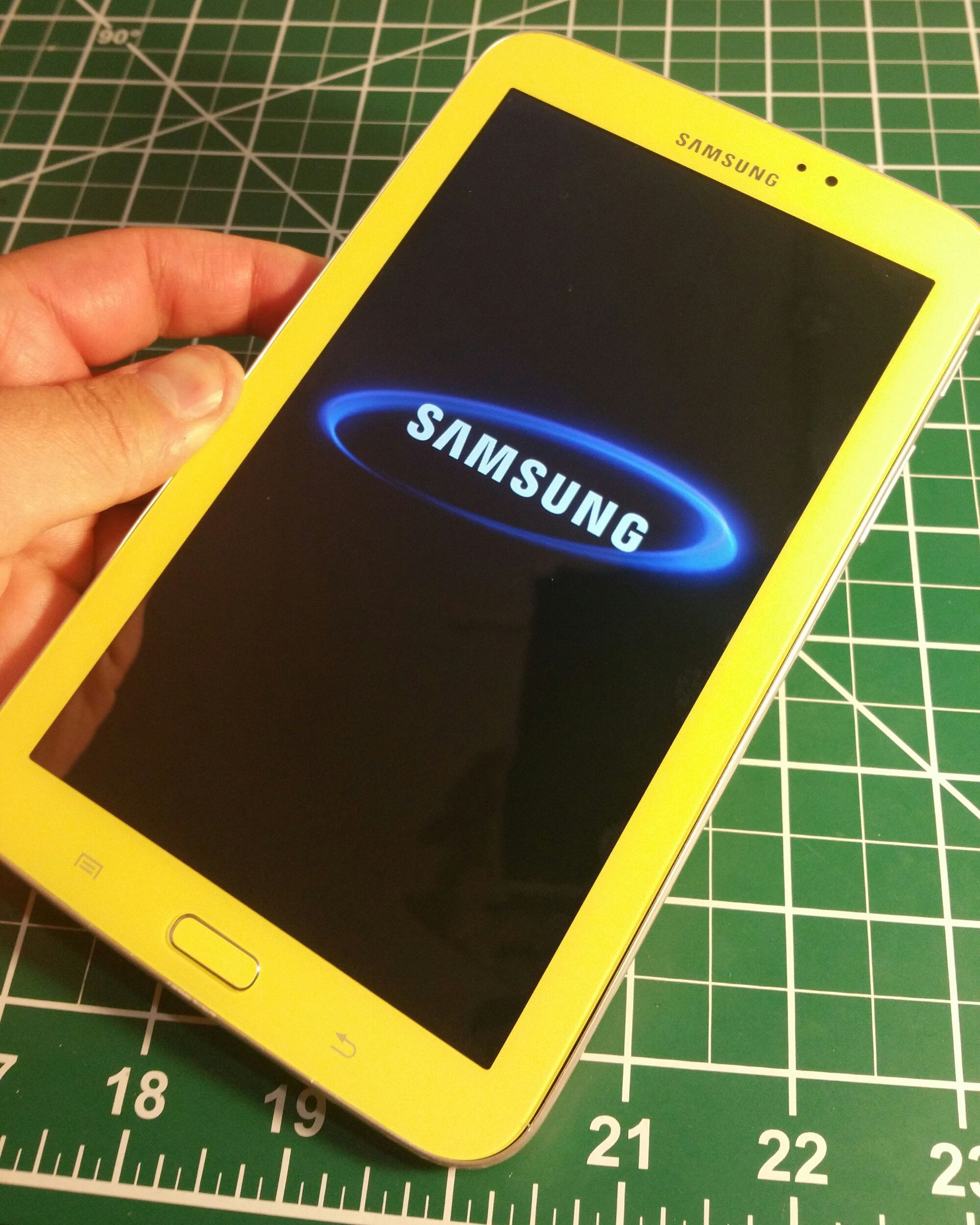 Screen Replacement Samsung Galaxy Tab 3 (Kids Edition) 9 Steps (with